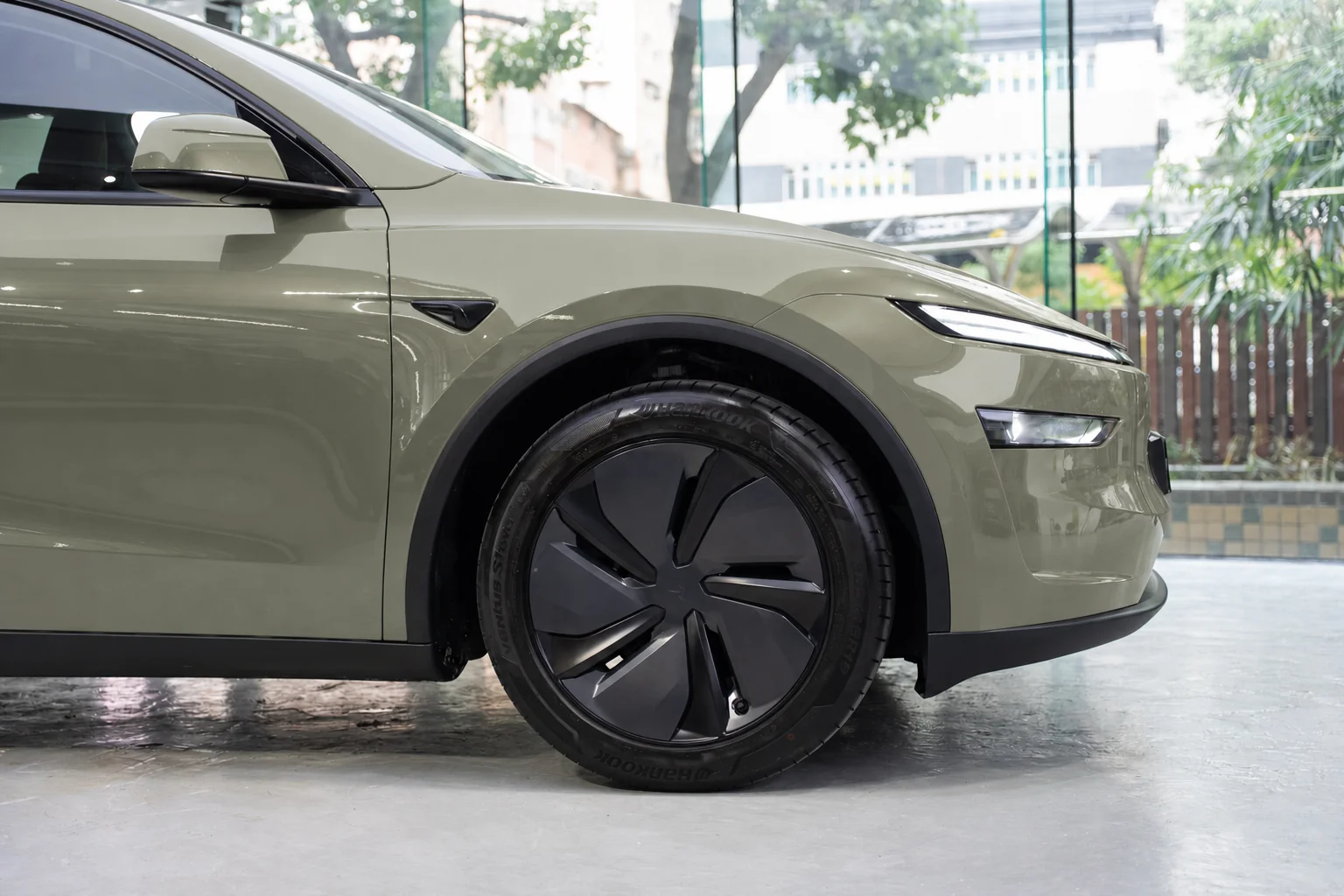 Moss Shade Tesla Model Y 模擬效果
