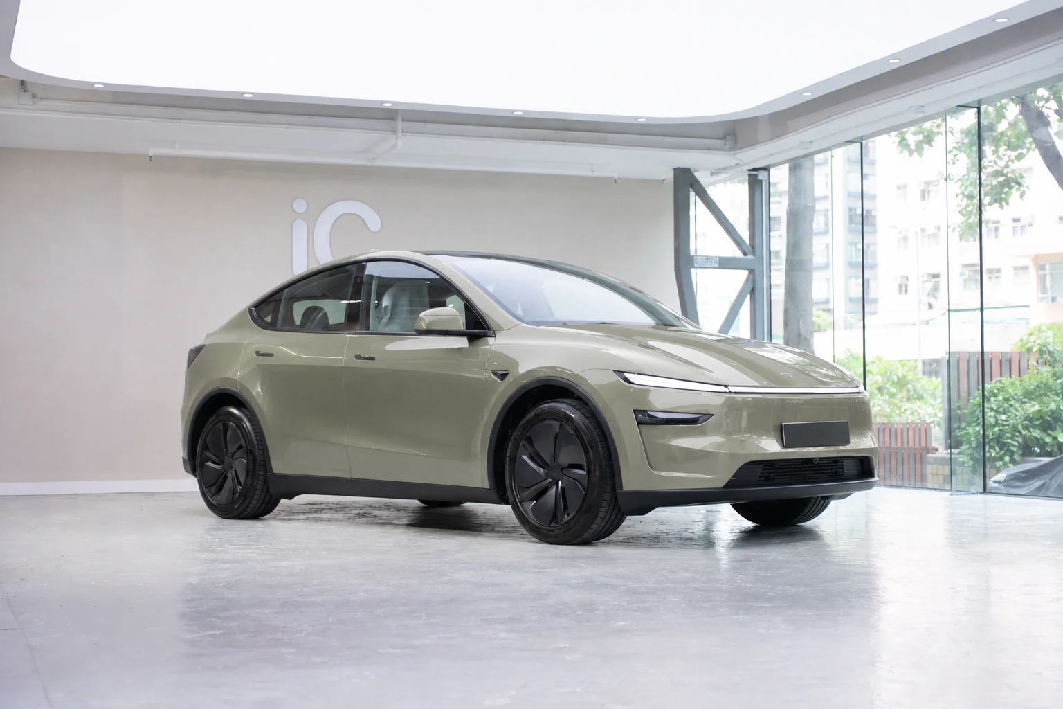 Moss Shade Tesla Model Y 模擬效果
