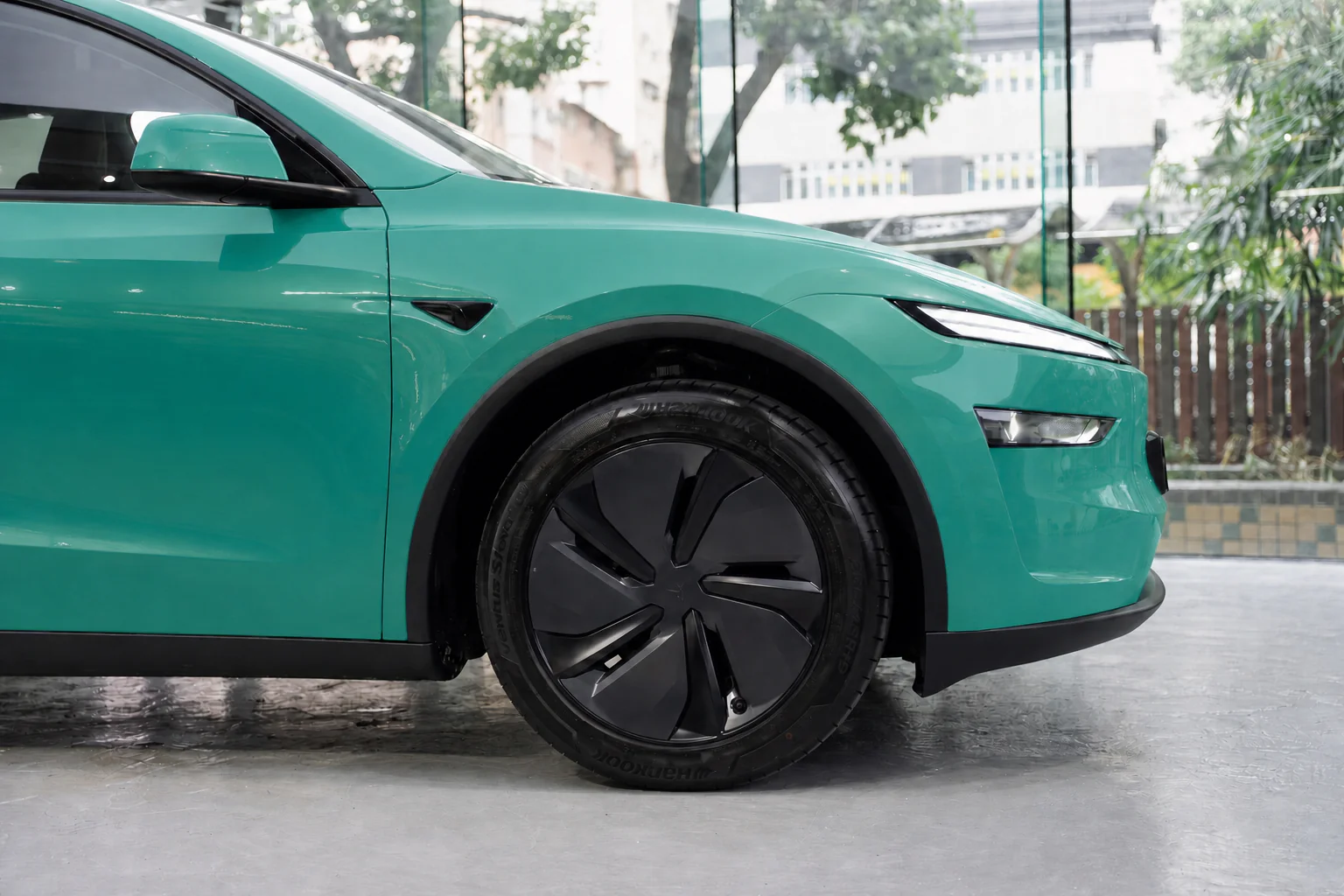 Sage Havana Green Tesla Model Y 模擬效果