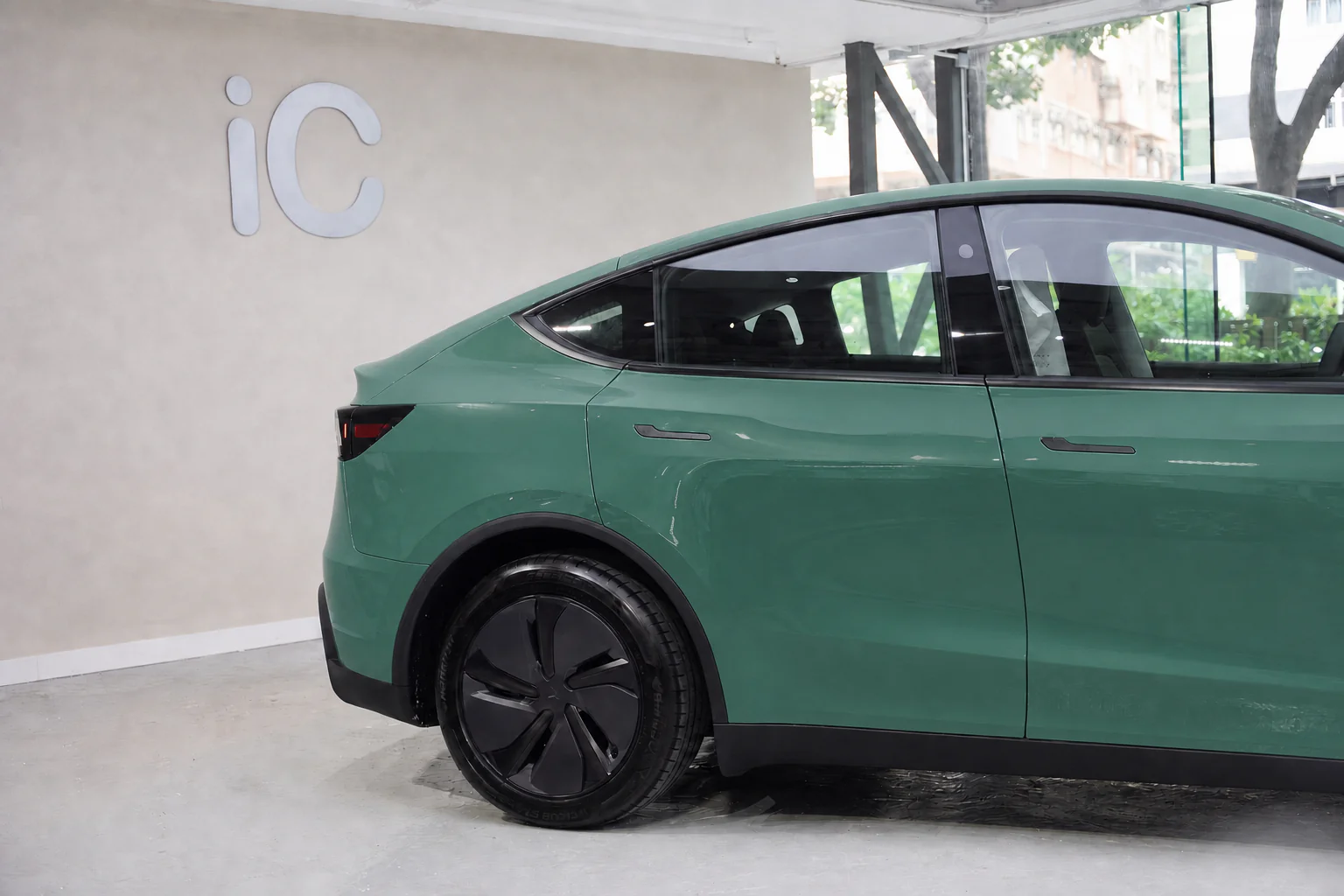 Lush Arcadia Green Tesla Model Y 模擬效果