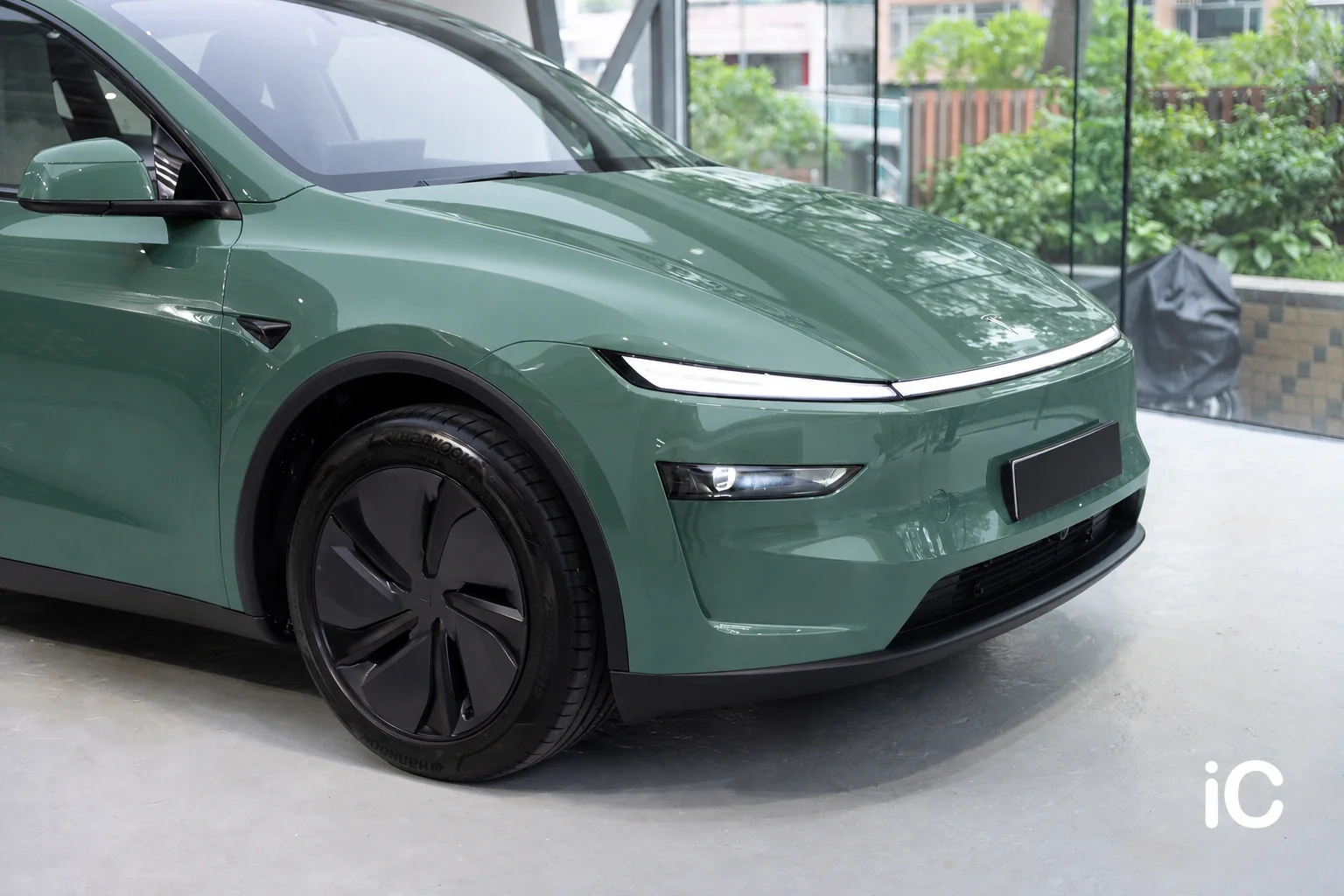 Lush Arcadia Green Tesla Model Y 模擬效果