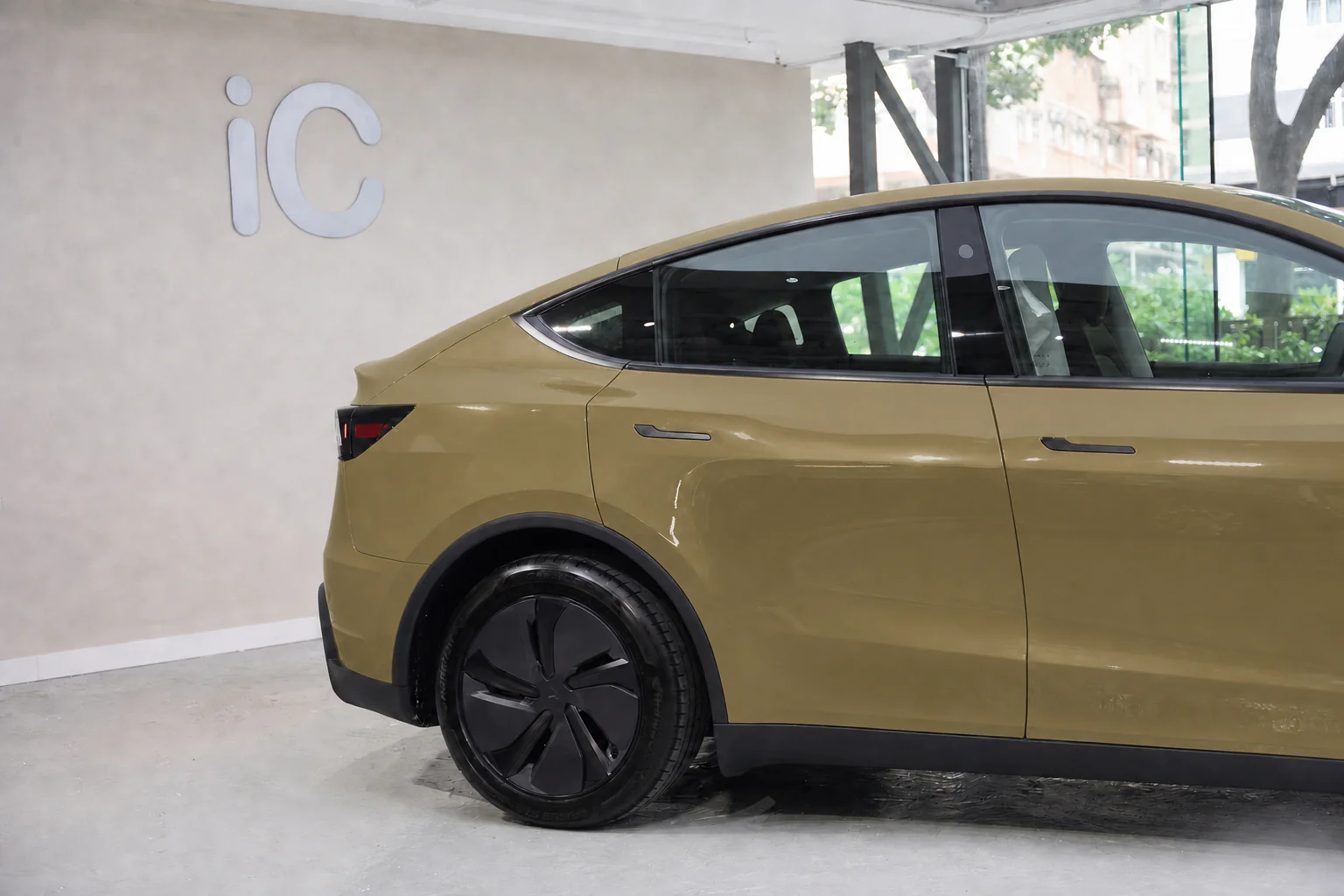 Gobi Green Tesla Model Y 模擬效果