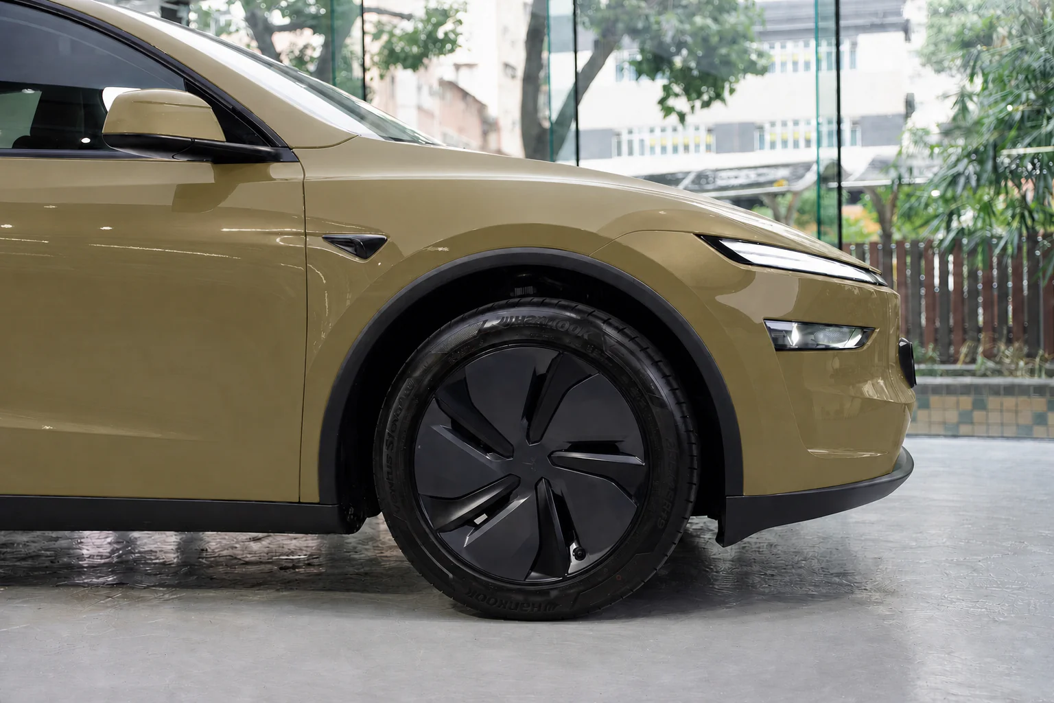 Gobi Green Tesla Model Y 模擬效果
