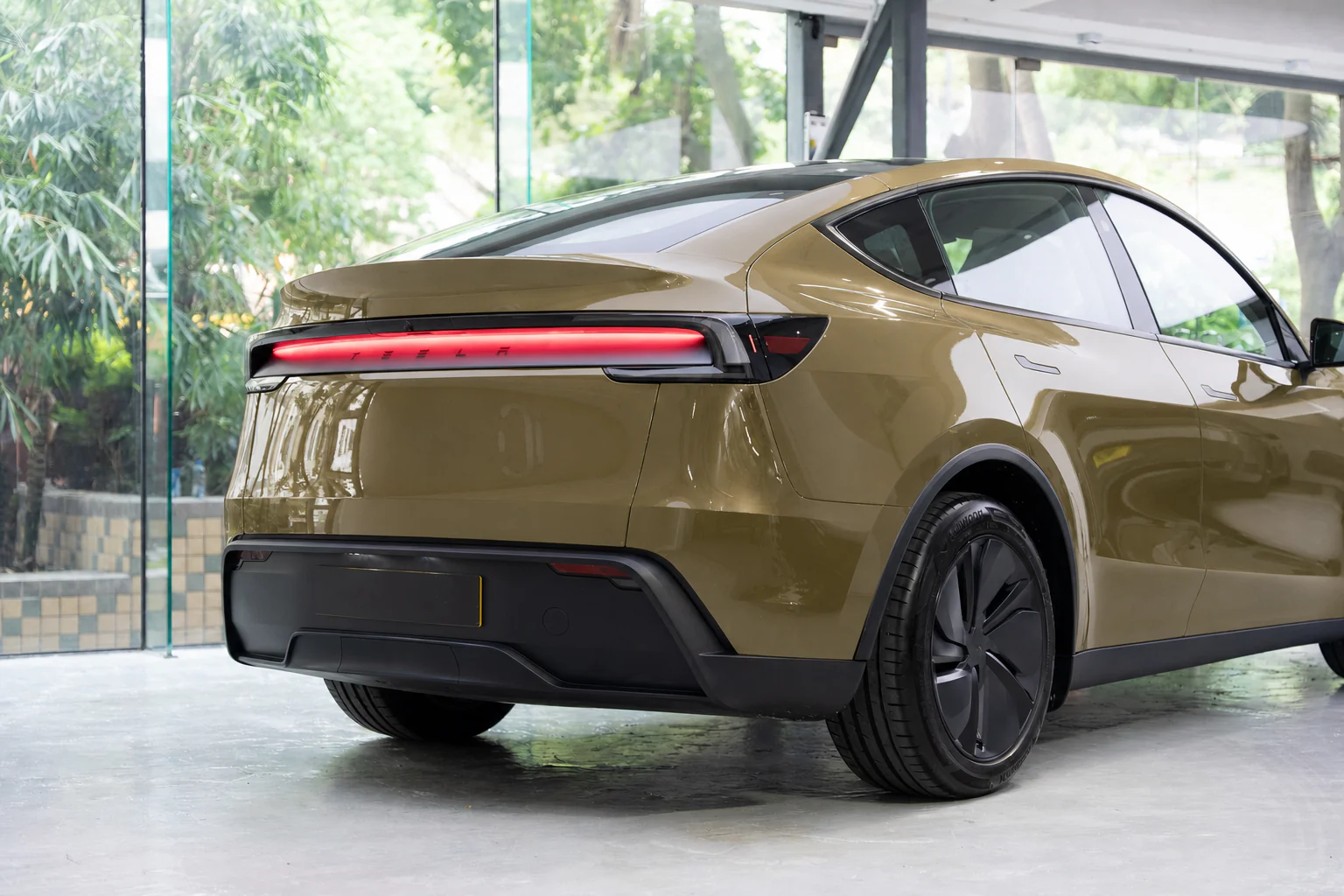 Gobi Green Tesla Model Y 模擬效果