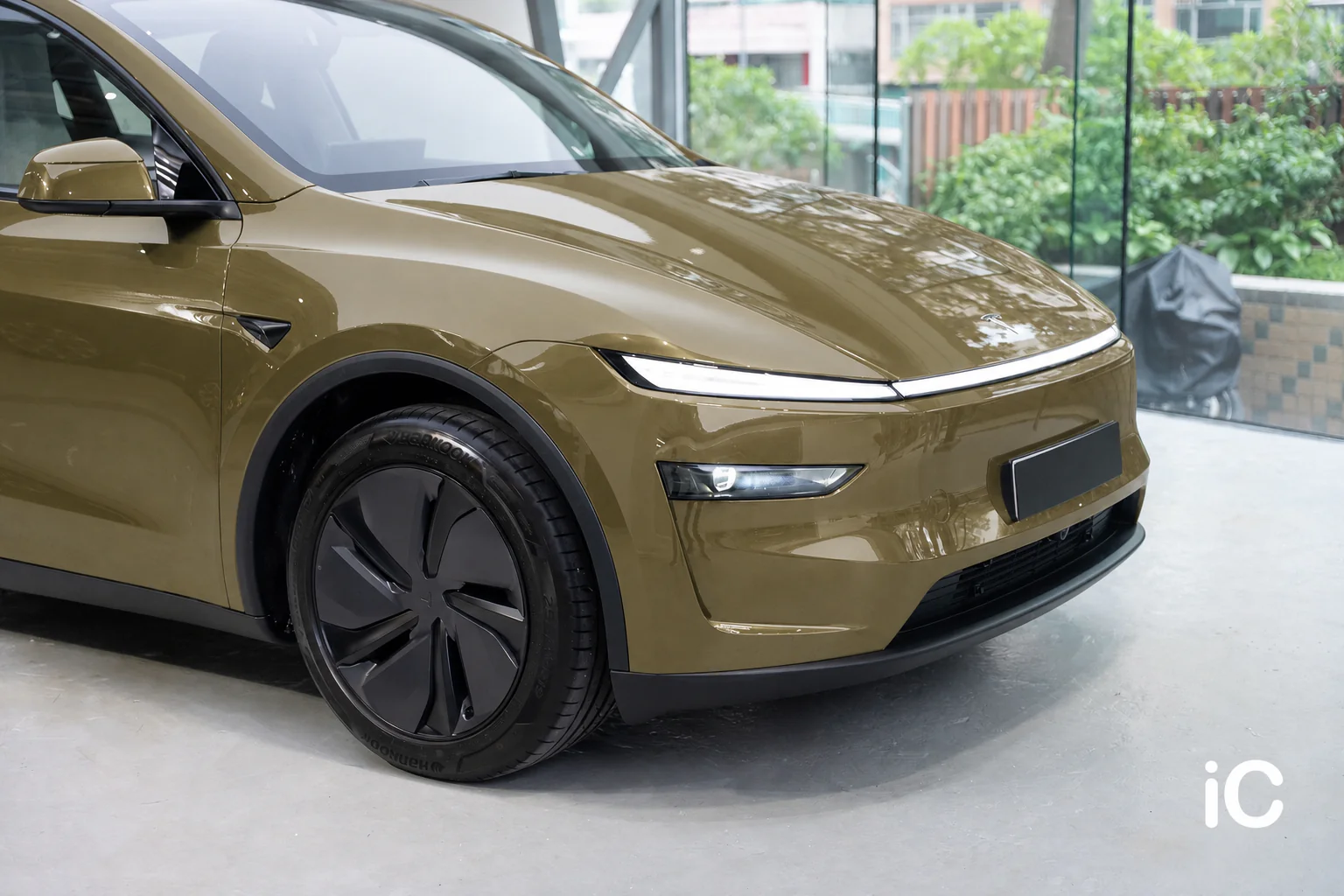 Gobi Green Tesla Model Y 模擬效果