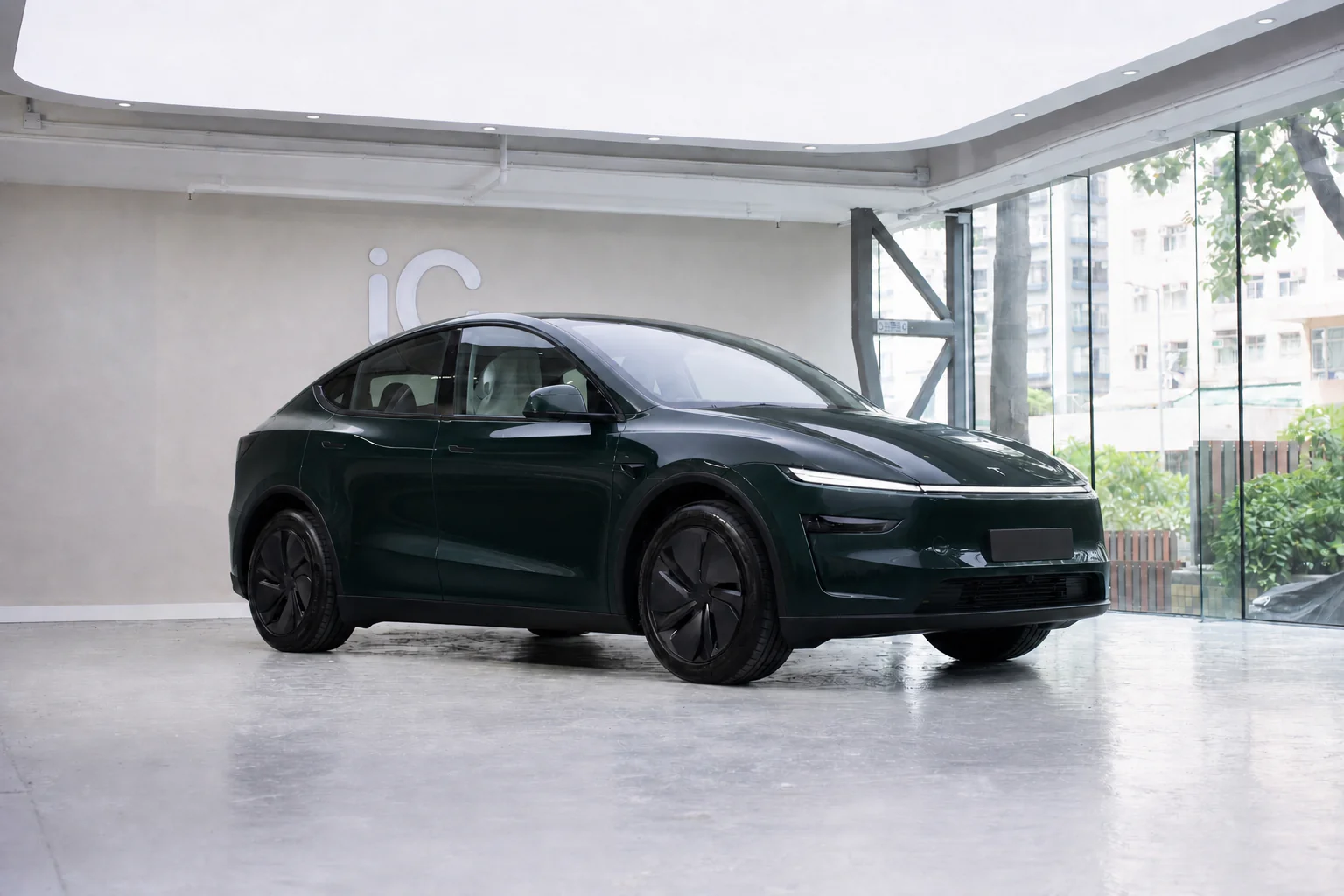 Abyss Green Tesla Model Y 模擬效果