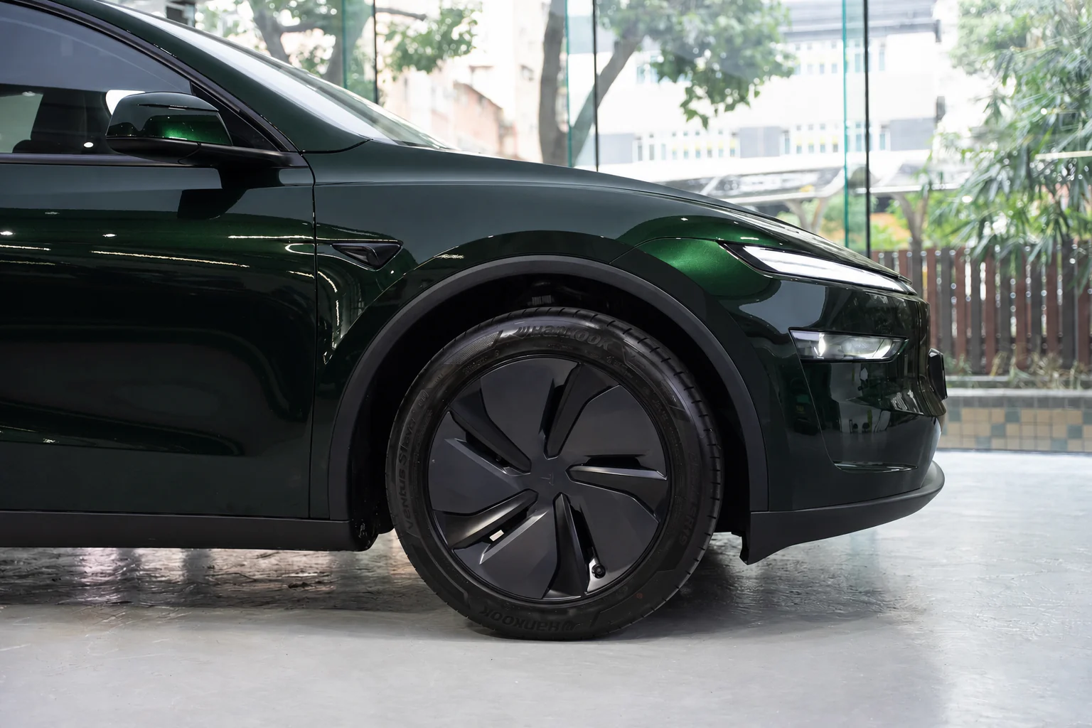 San Remo Green Tesla Model Y 模擬效果