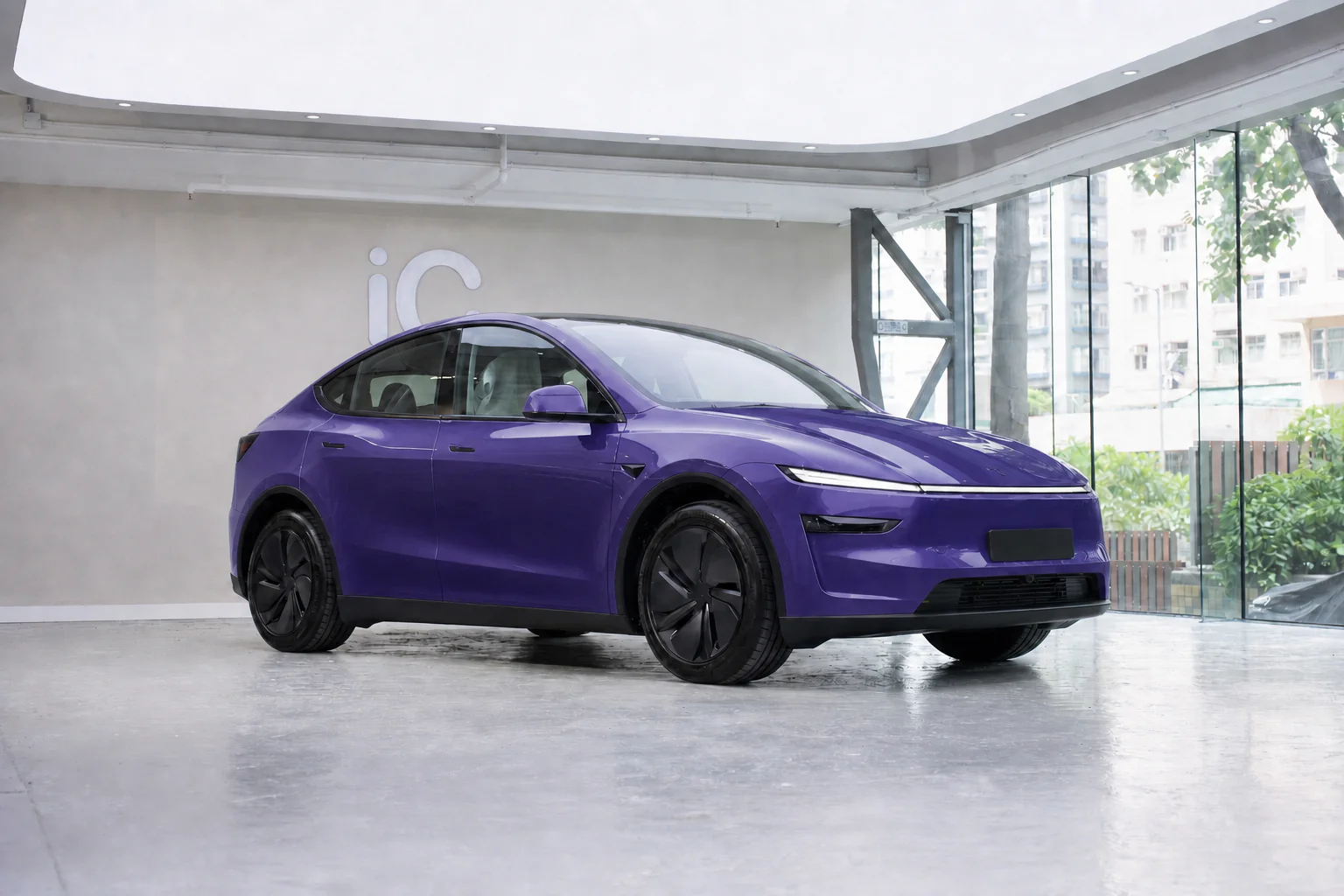 Crystal Violet Tesla Model Y 模擬效果