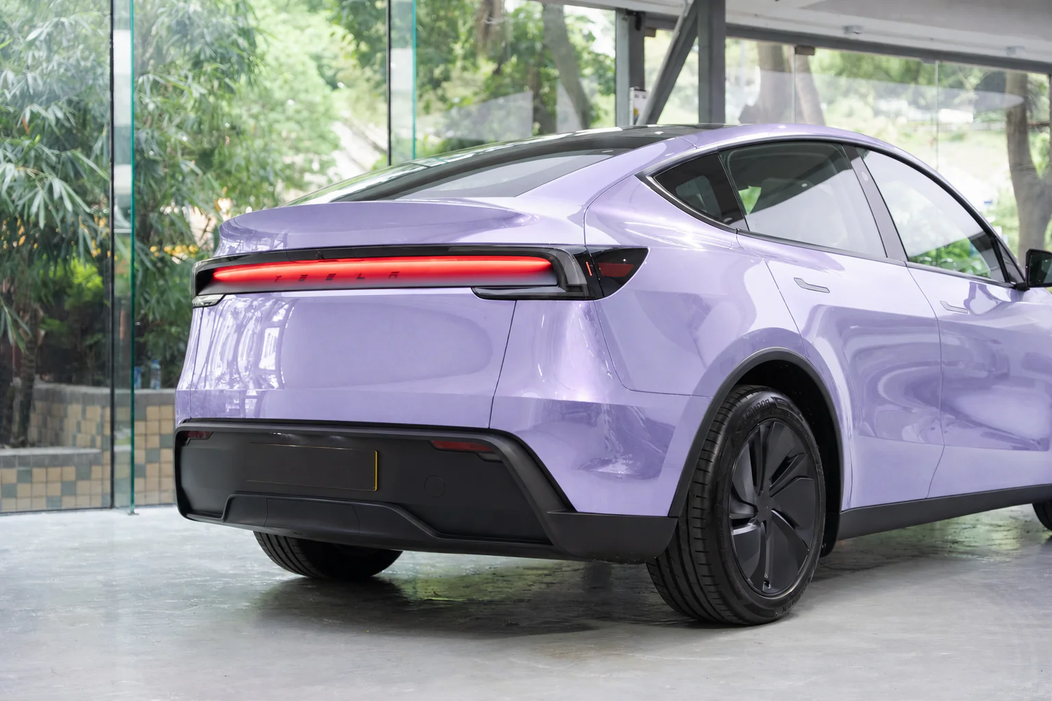 Dusk Grey Purple Tesla Model Y 模擬效果