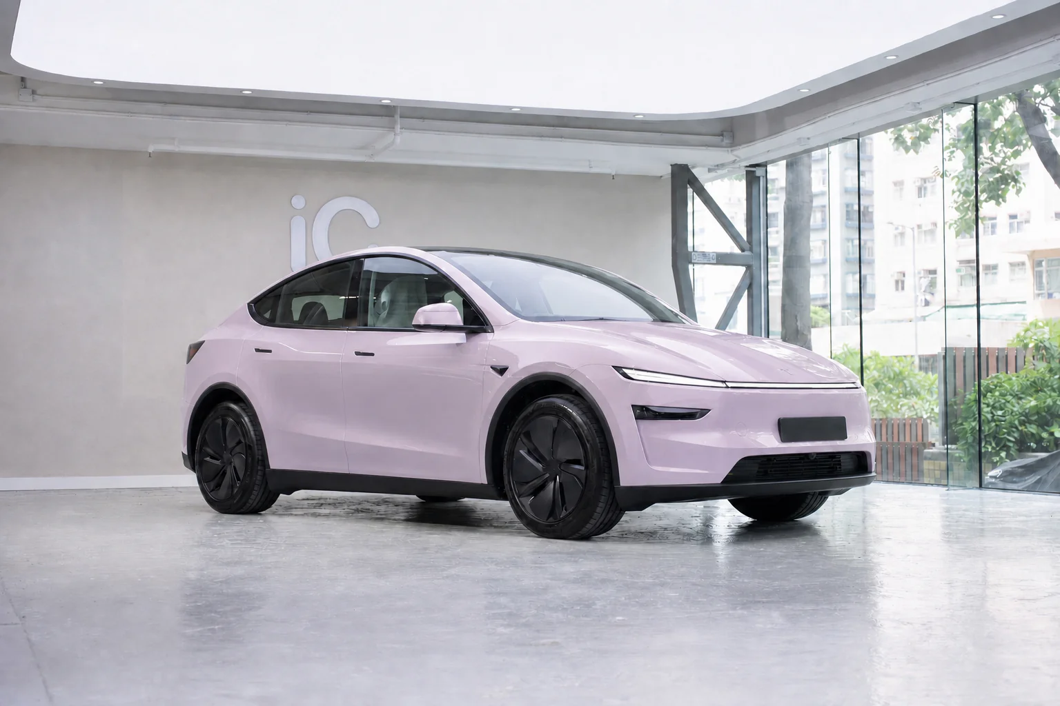 Plush Violet Tesla Model Y 模擬效果