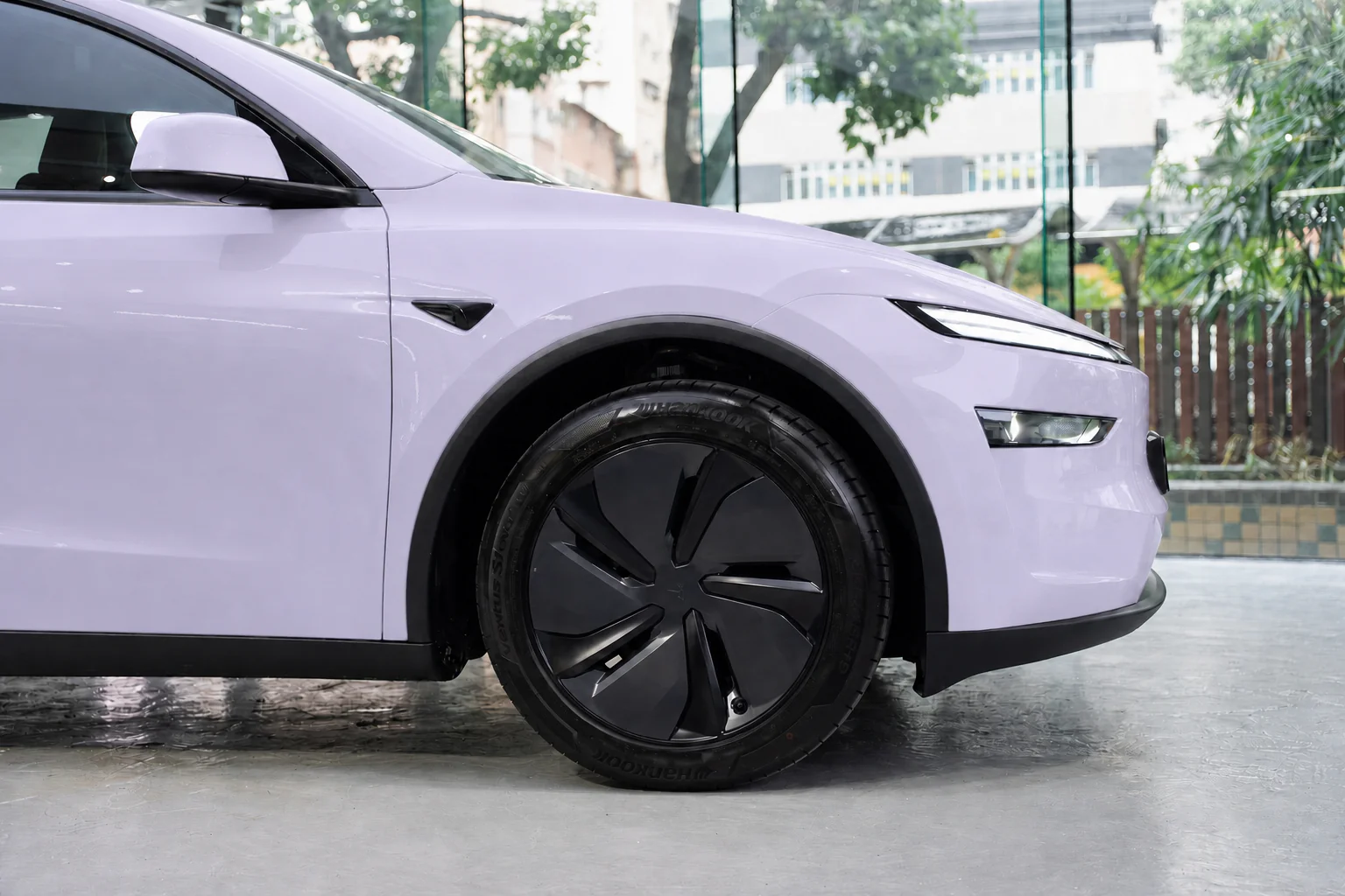 Frosted Lilac Tesla Model Y 模擬效果