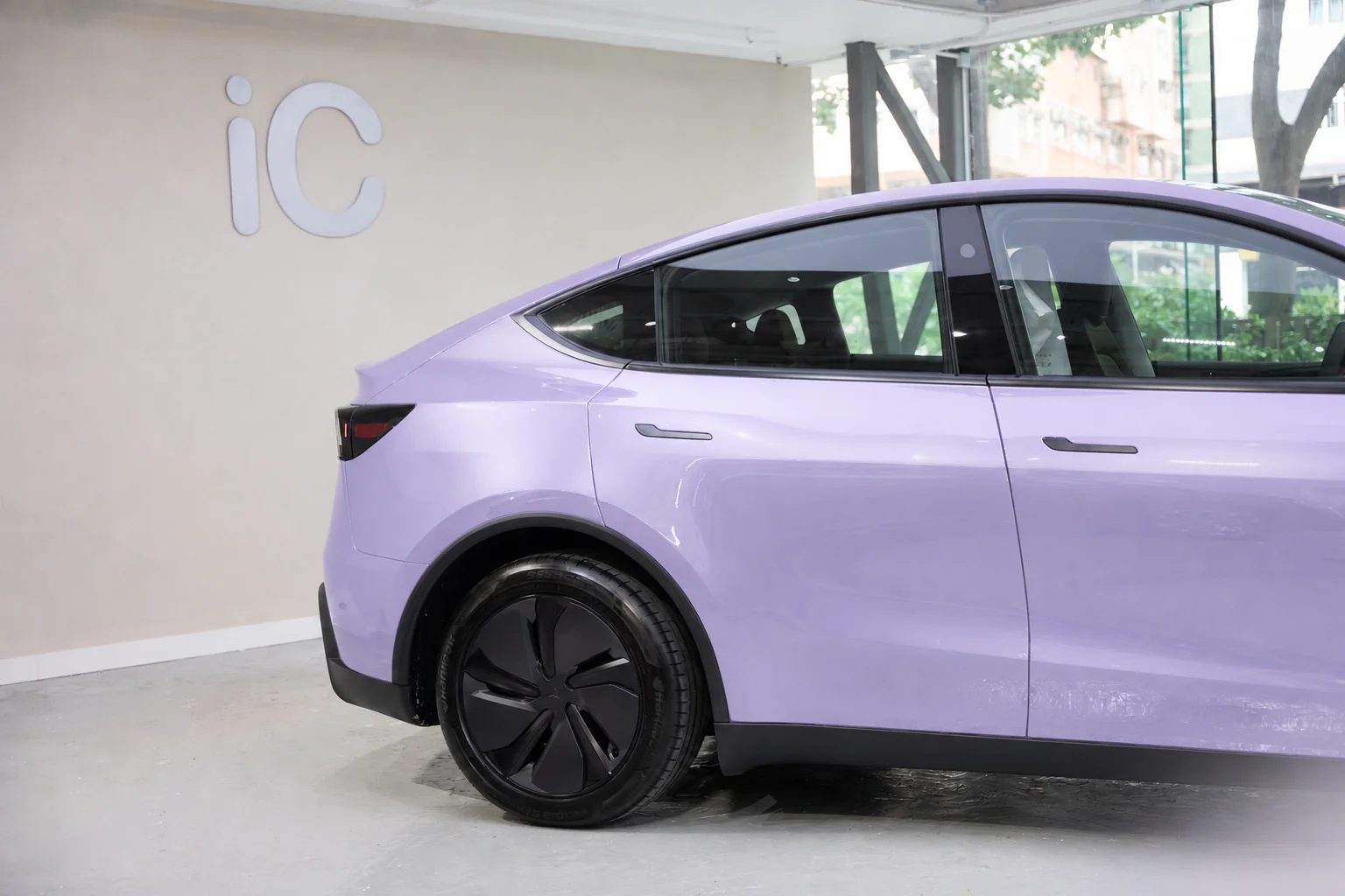 Starlight Lavender Metallic Tesla Model Y 模擬效果