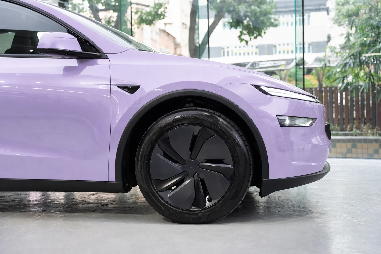 Starlight Lavender Metallic Tesla Model Y 模擬效果
