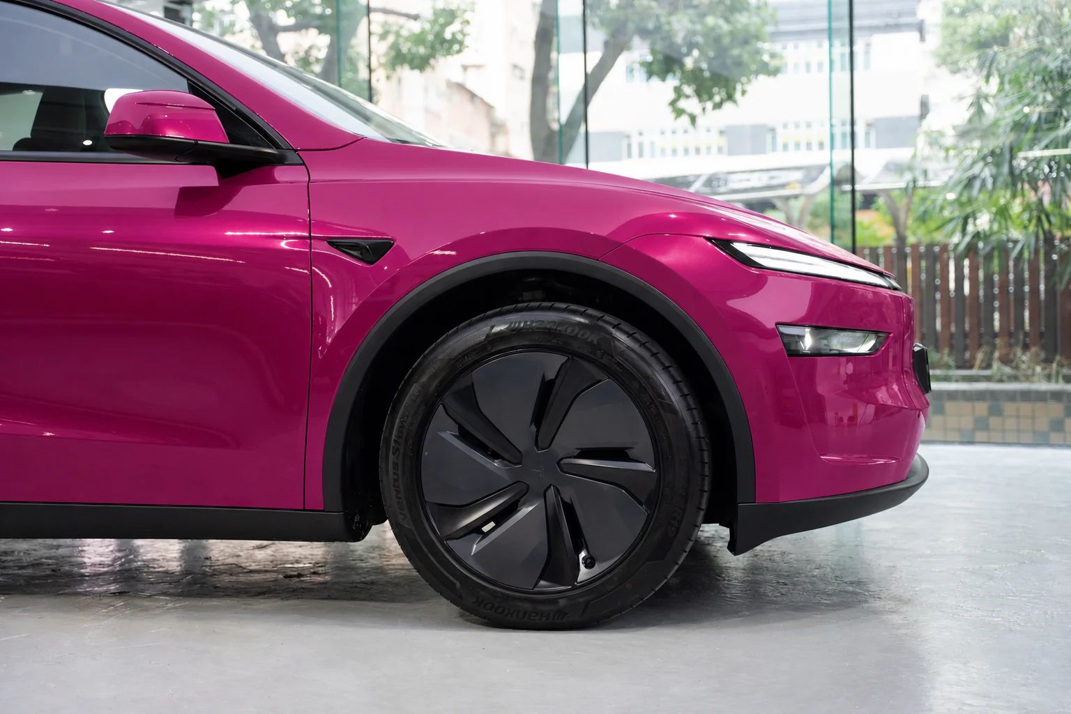 Ruby Star Tesla Model Y 模擬效果