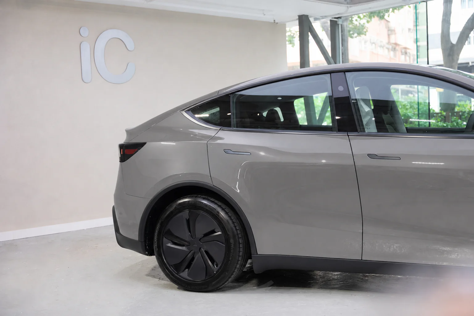 Grace Slate Tesla Model Y 模擬效果