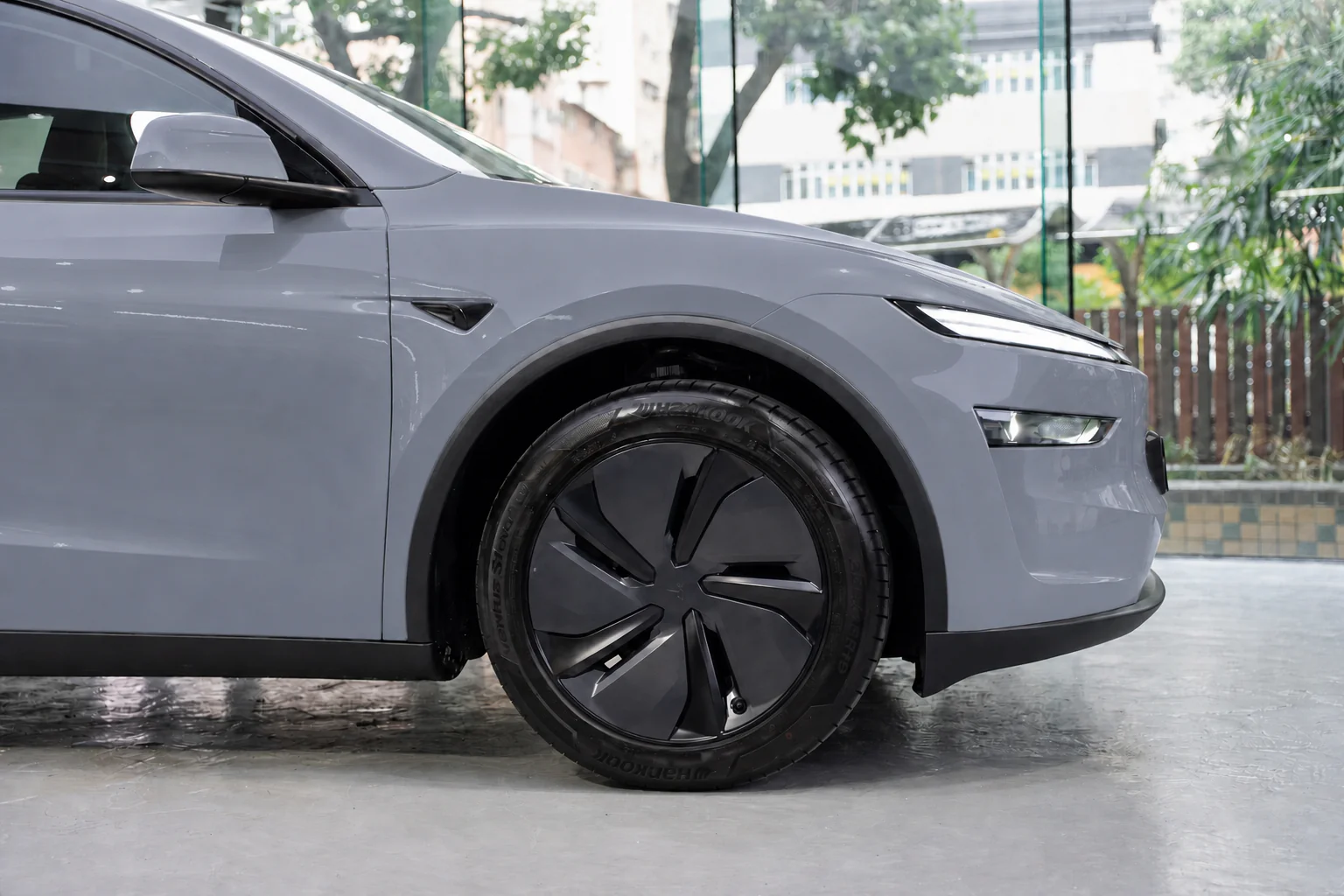Oslo Grey Tesla Model Y 模擬效果