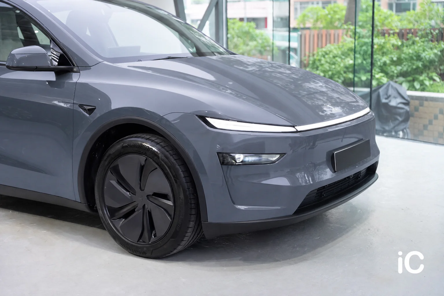 Oslo Grey Tesla Model Y 模擬效果