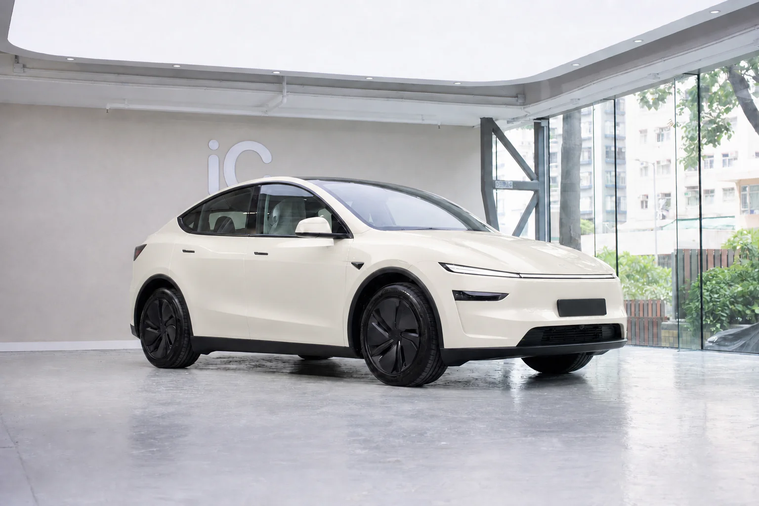 Chalk White Tesla Model Y 模擬效果