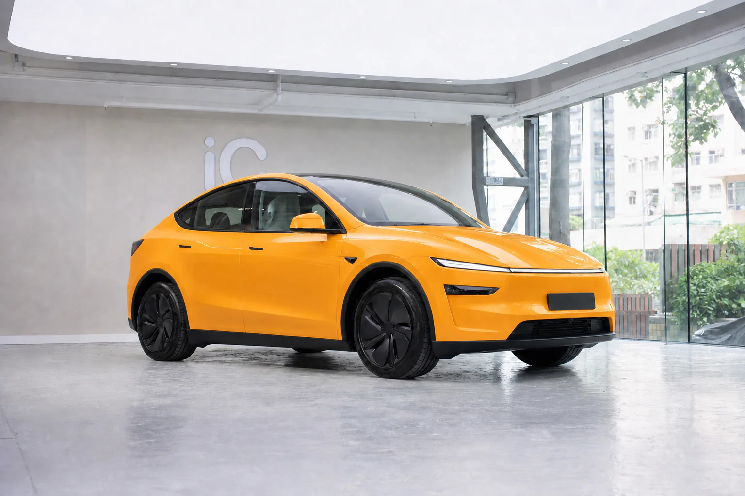 McLaren Orange Tesla Model Y 模擬效果