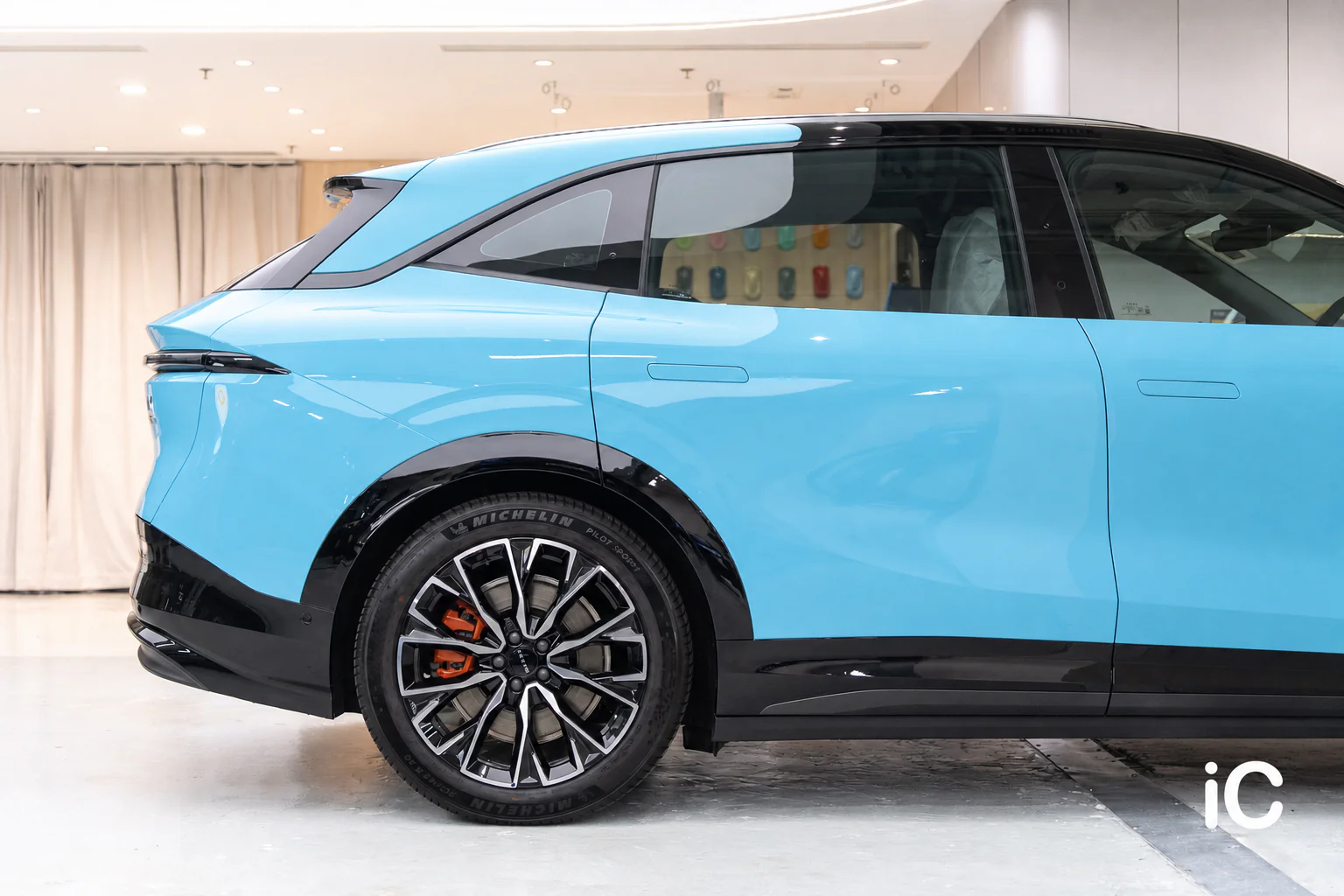 Sky Blue Zeekr 7X 模擬效果