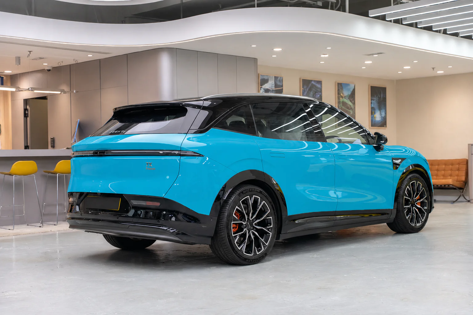 Miami Blue Zeekr 7X 模擬效果