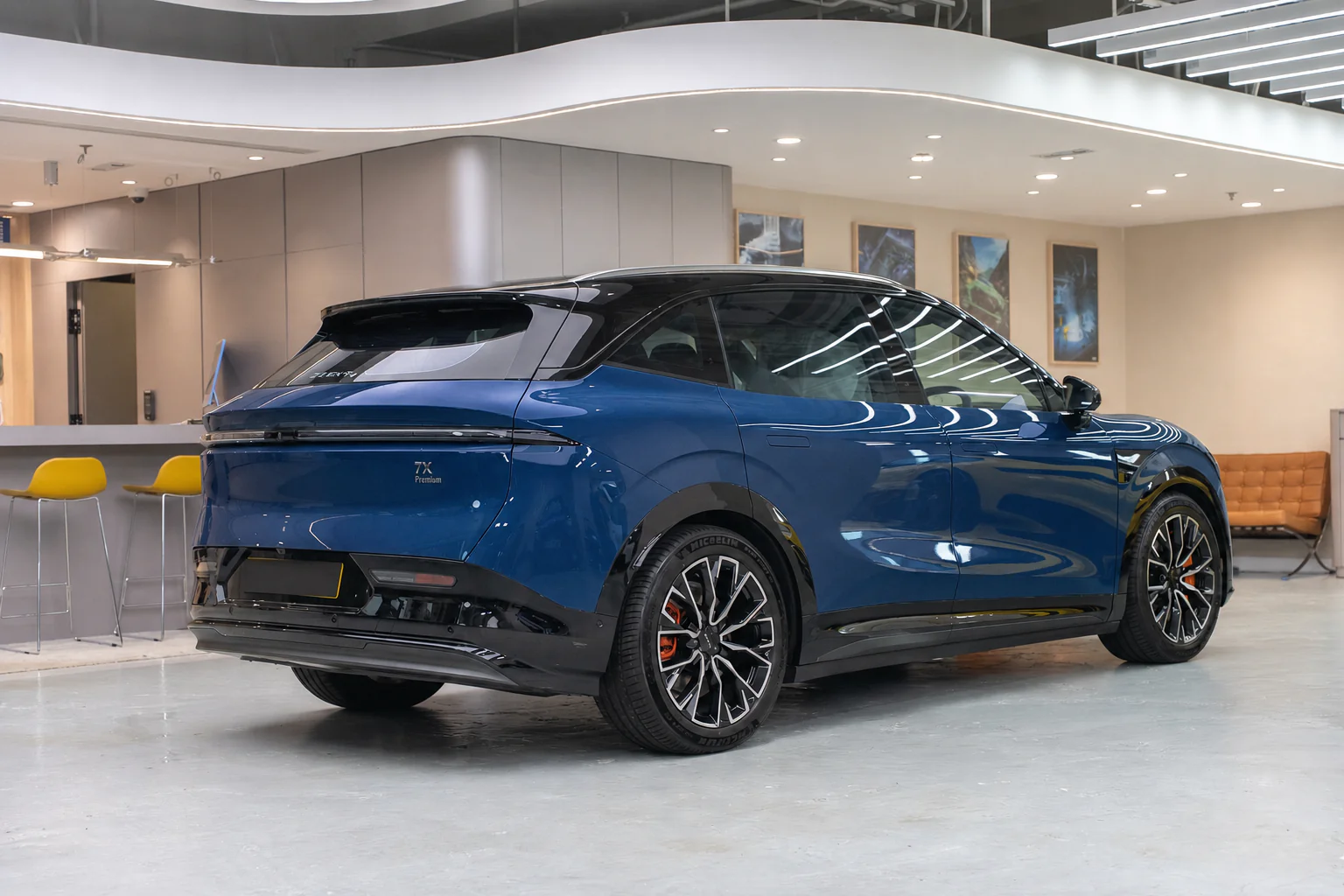Blue Sapphire Metallic Zeekr 7X 模擬效果