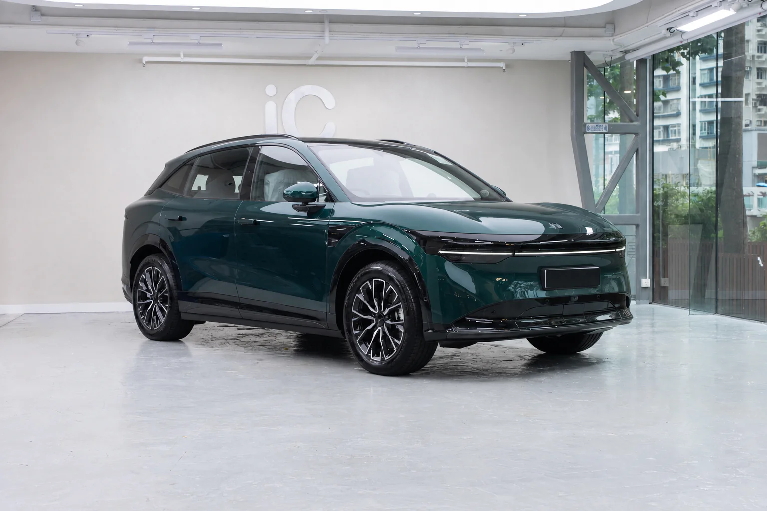 Ridge Mountain Green Metallic Zeekr 7X 模擬效果