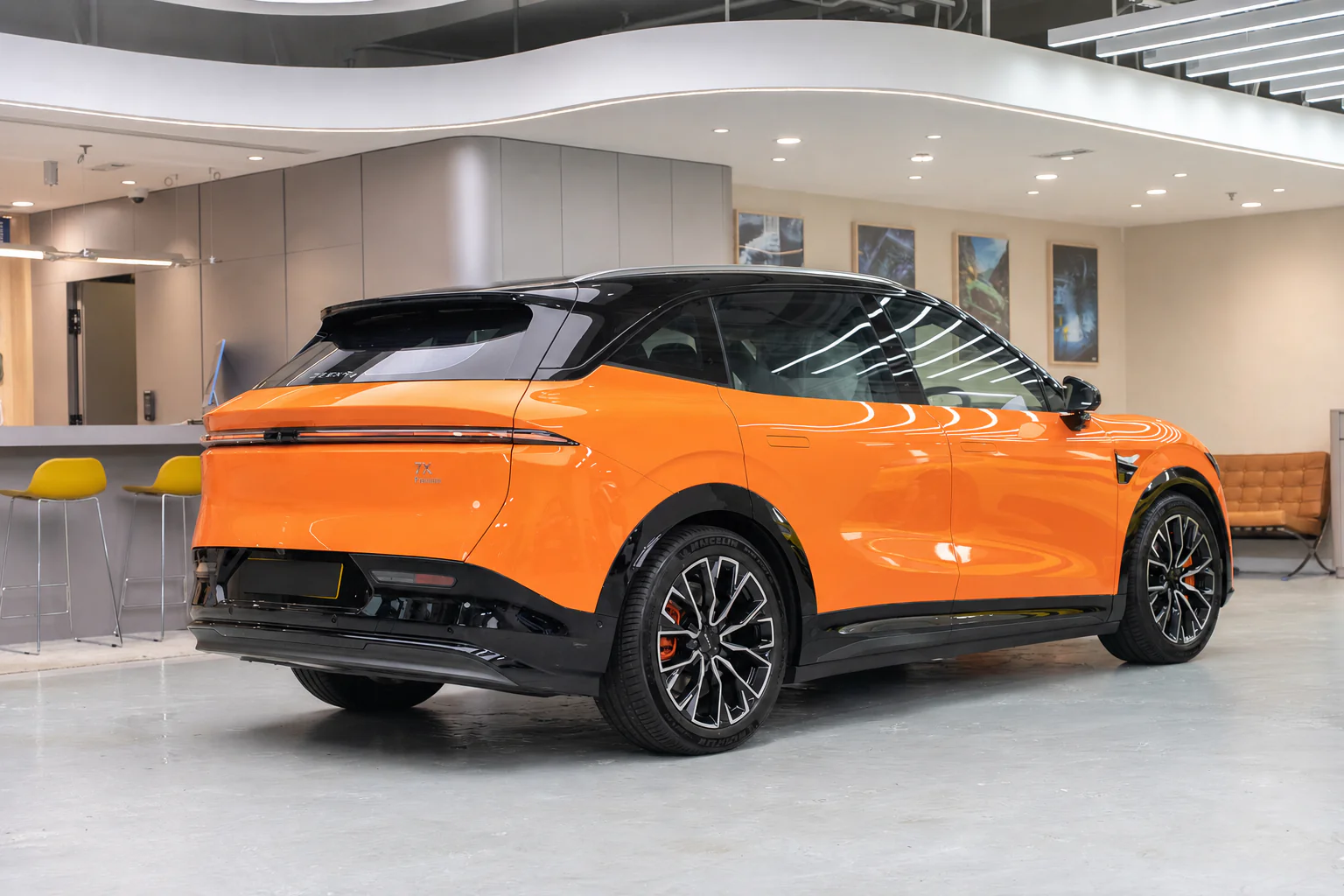 Racing Orange Zeekr 7X 模擬效果