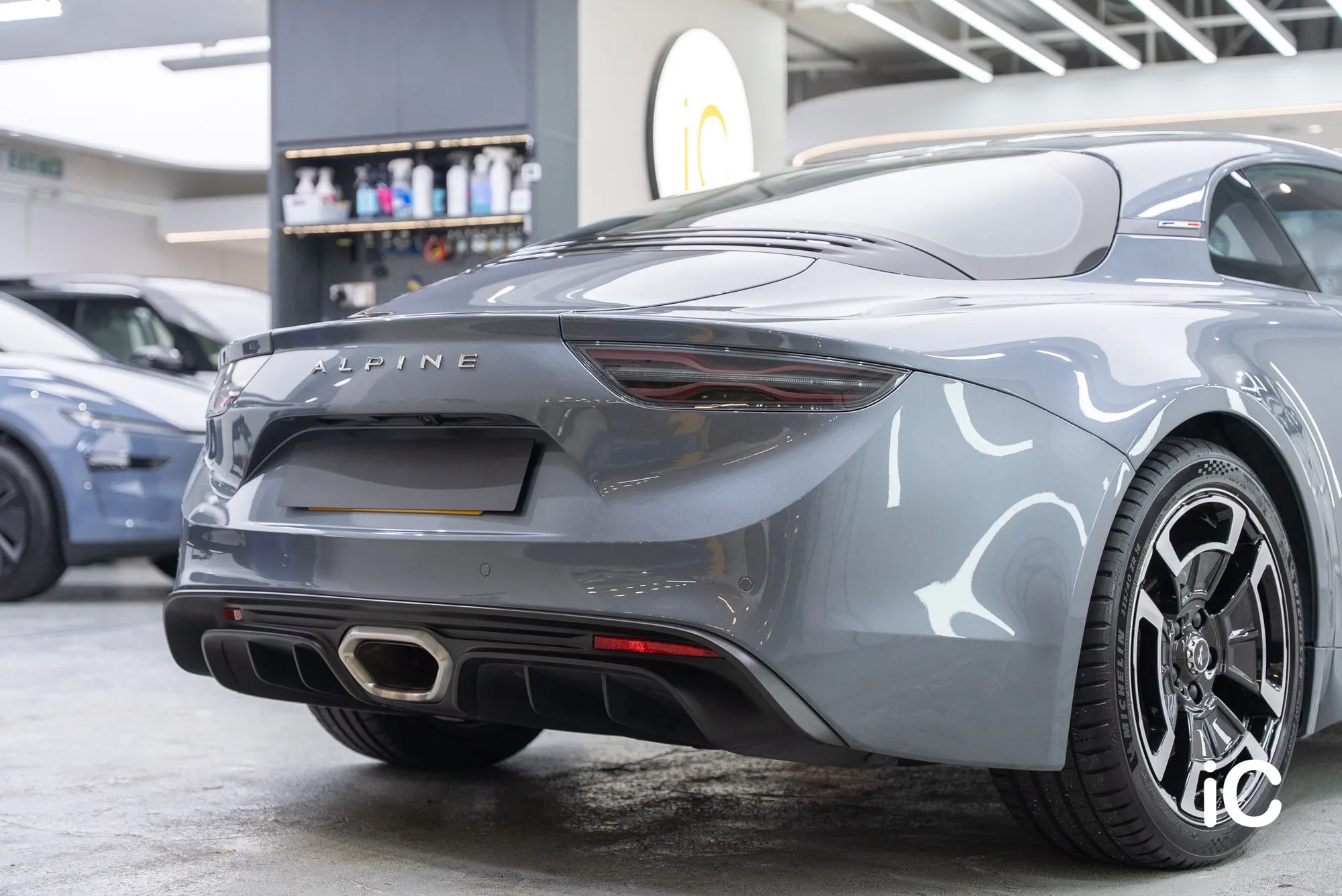 Alpine A110 鍍膜 施工作品