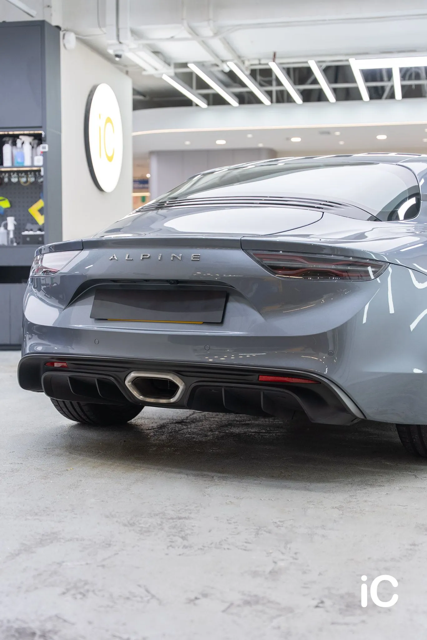 Alpine A110 鍍膜 施工作品