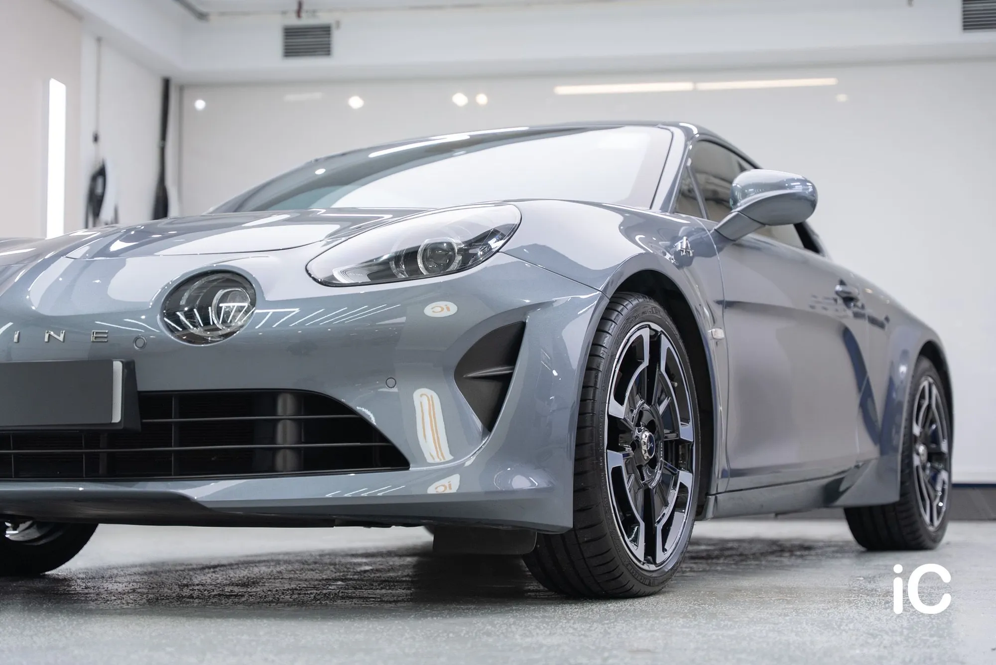 Alpine A110 鍍膜 施工作品
