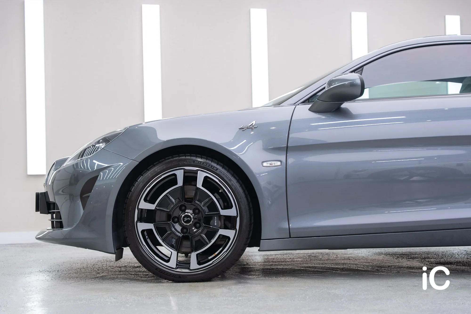 Alpine A110 鍍膜 施工作品