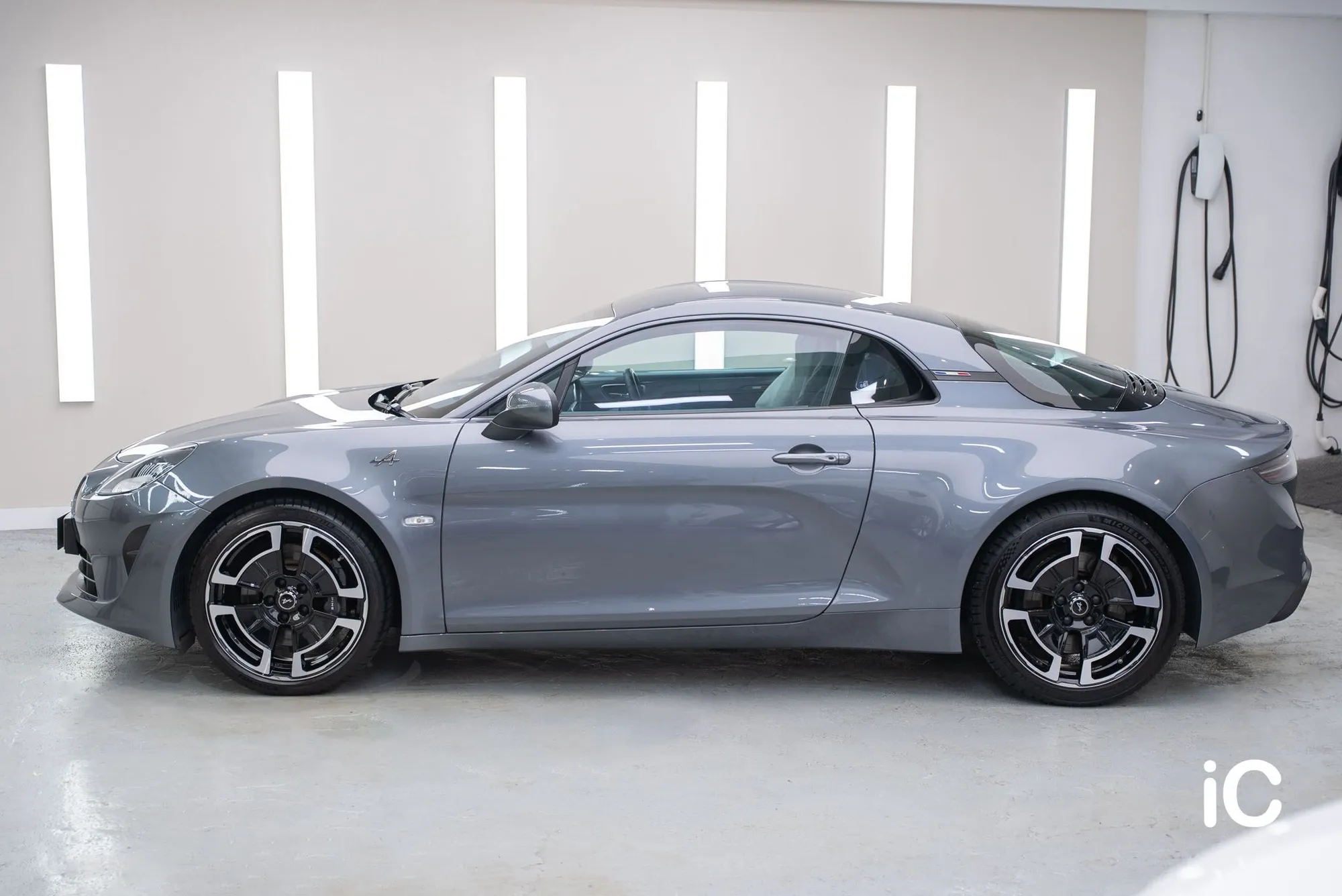 Alpine A110 鍍膜 施工作品