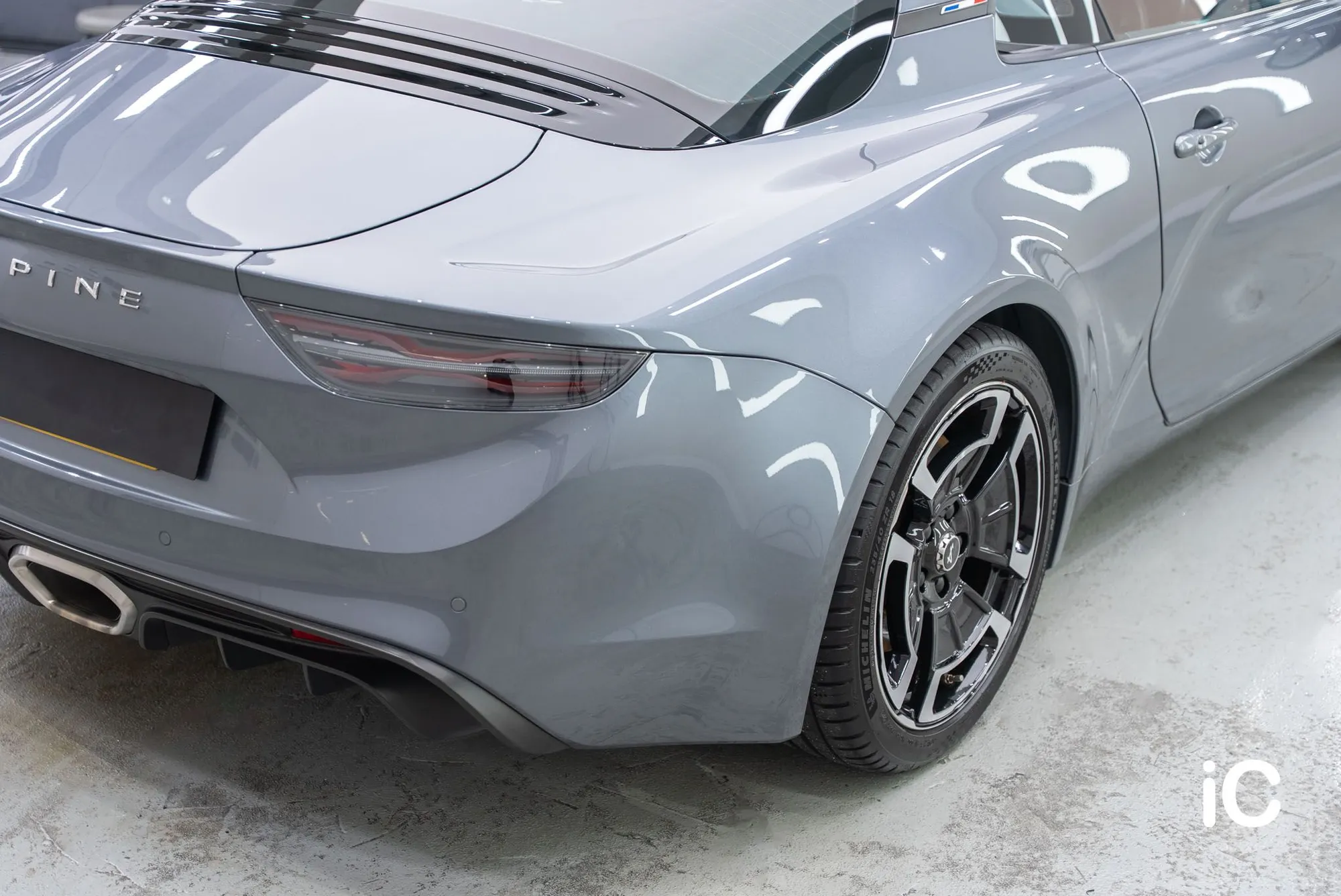 Alpine A110 鍍膜 施工作品