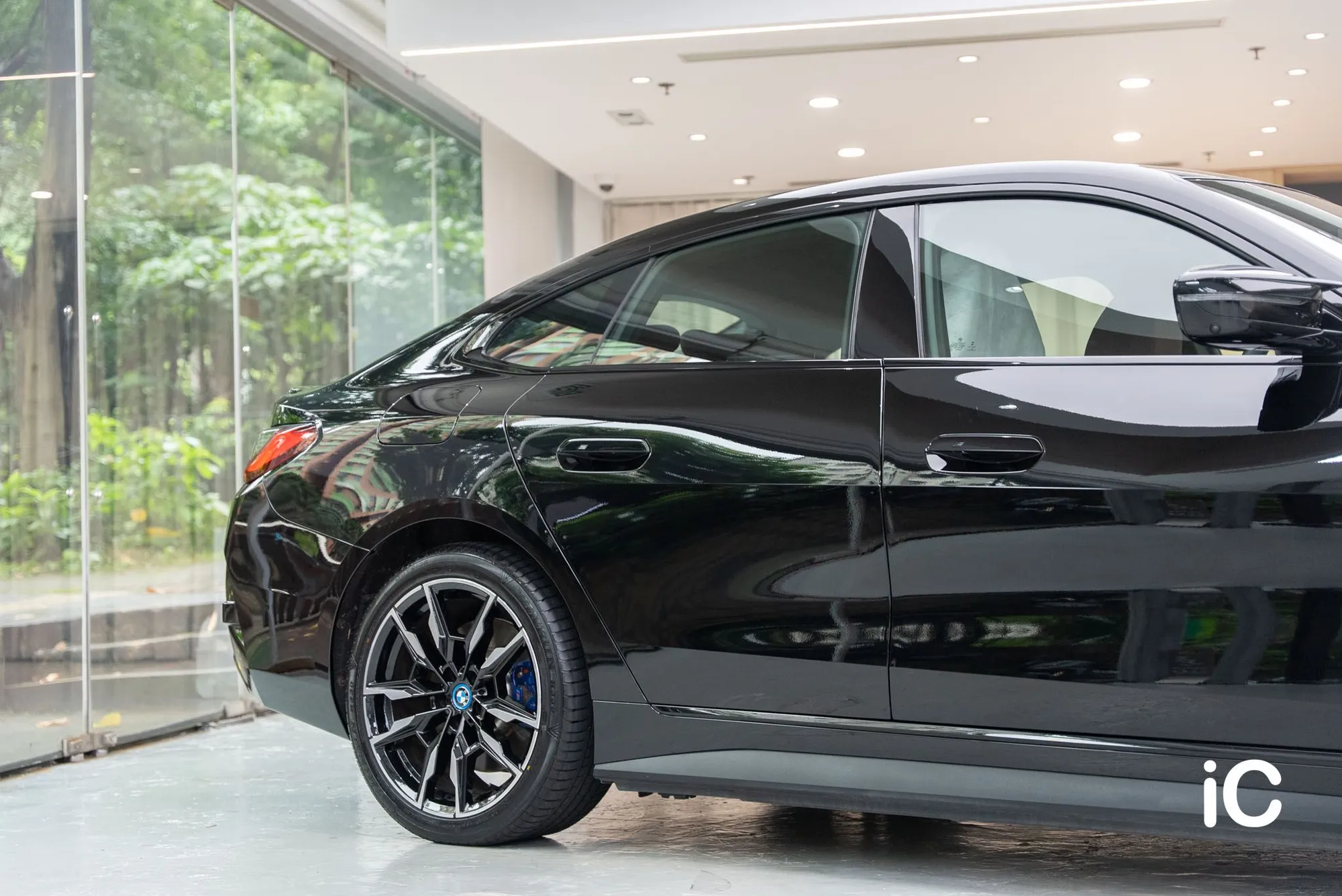 BMW i4 (M50) 轉色 PPF 施工作品