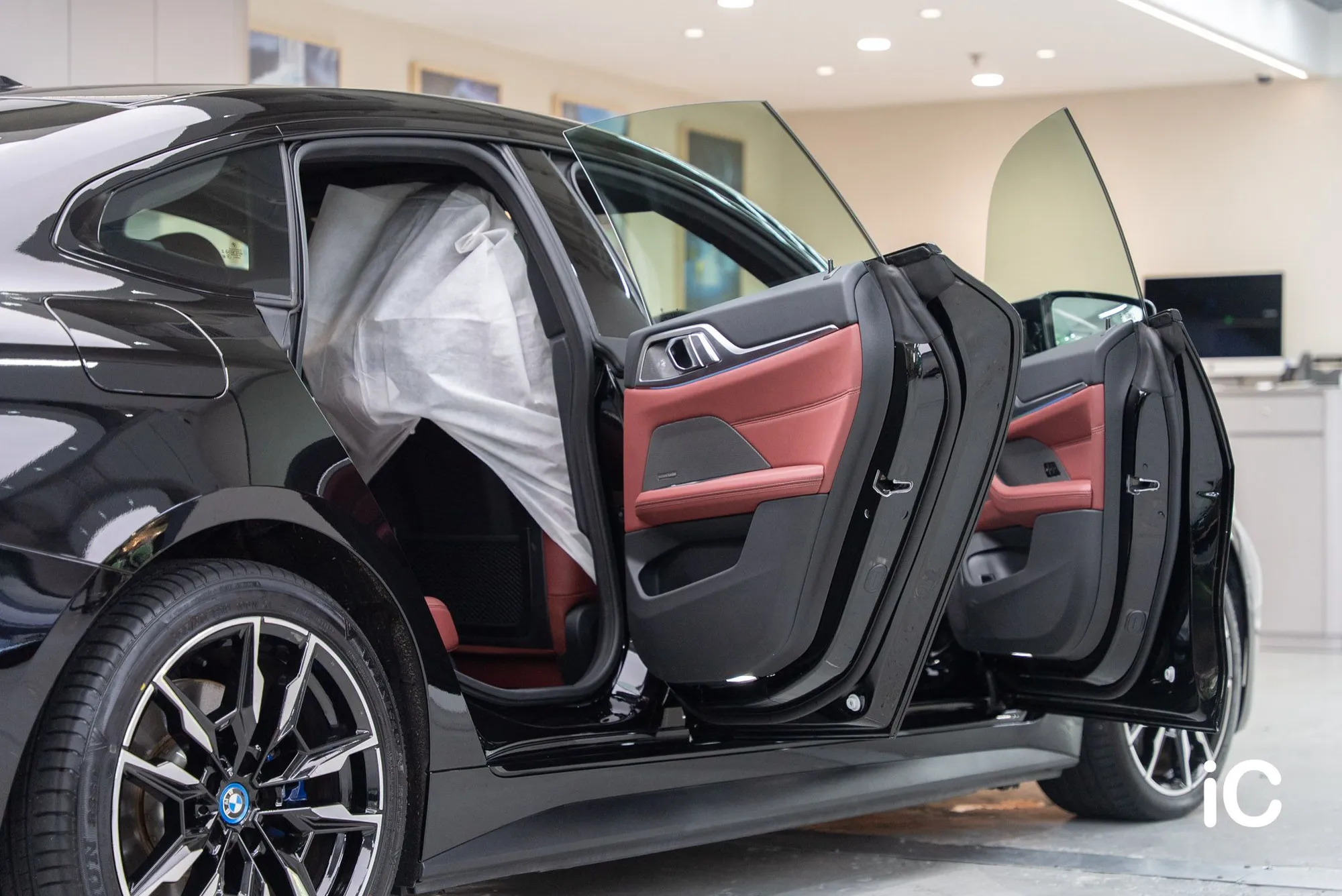 BMW i4 (M50) 轉色 PPF 施工作品