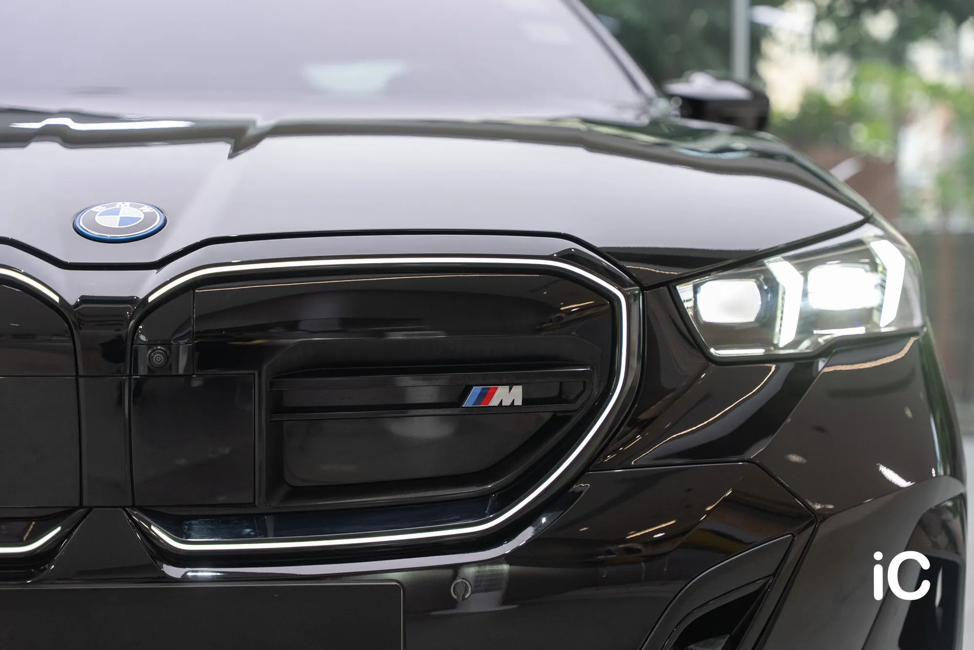BMW i5 (M60) 轉色 PPF 施工作品