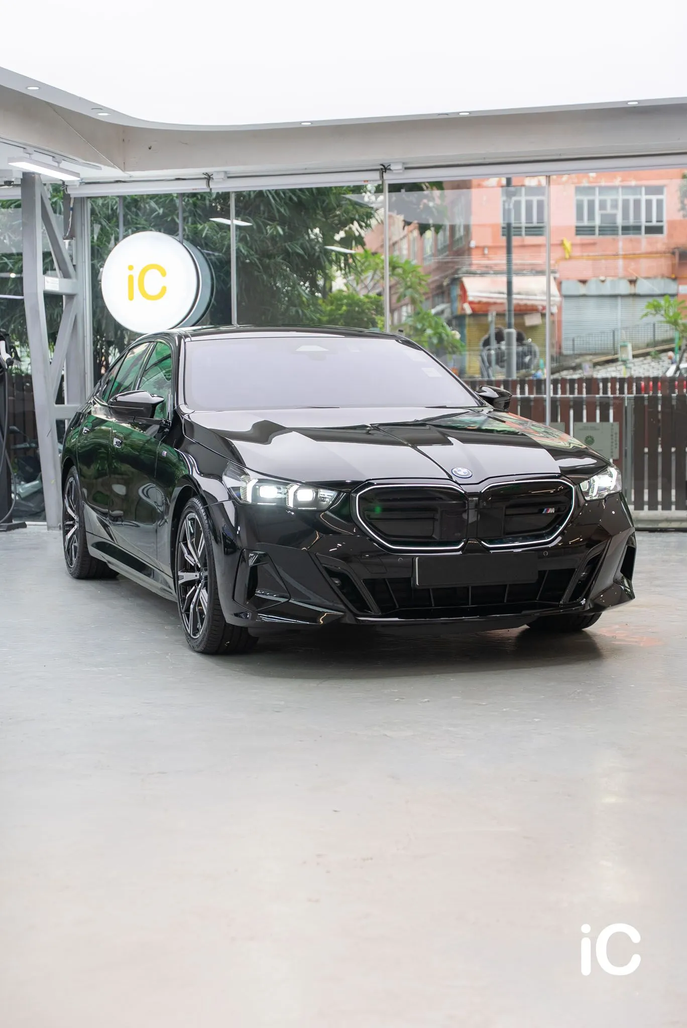 BMW i5 (M60) 轉色 PPF 施工作品