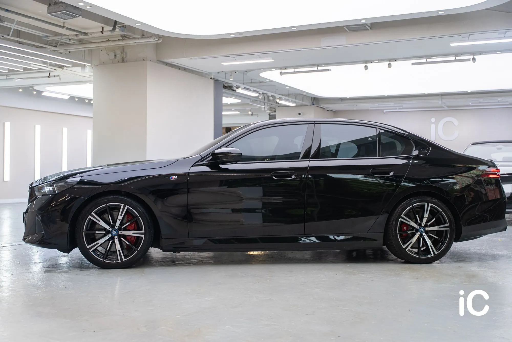 BMW i5 (M60) 轉色 PPF 施工作品