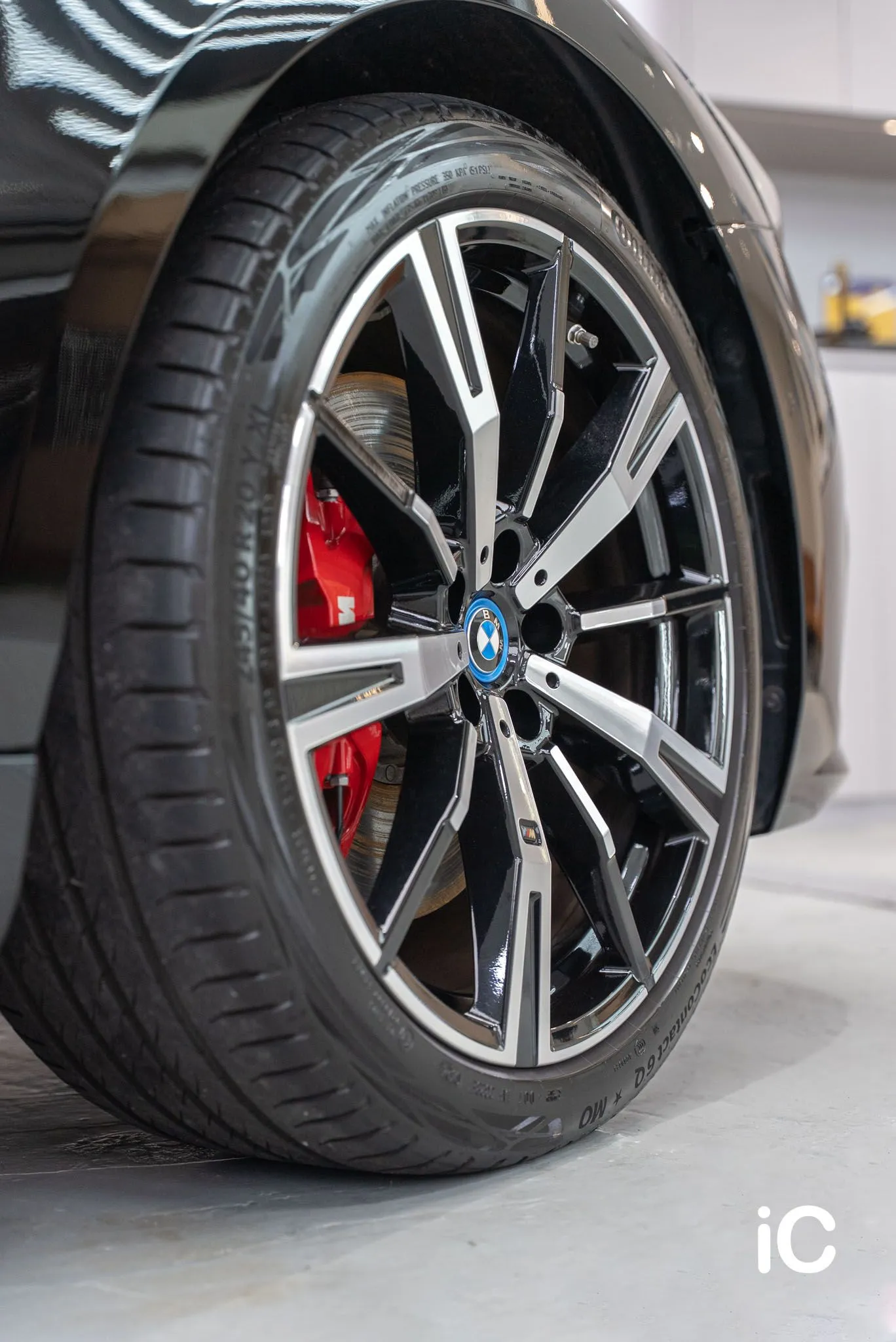 BMW i5 (M60) 轉色 PPF 施工作品