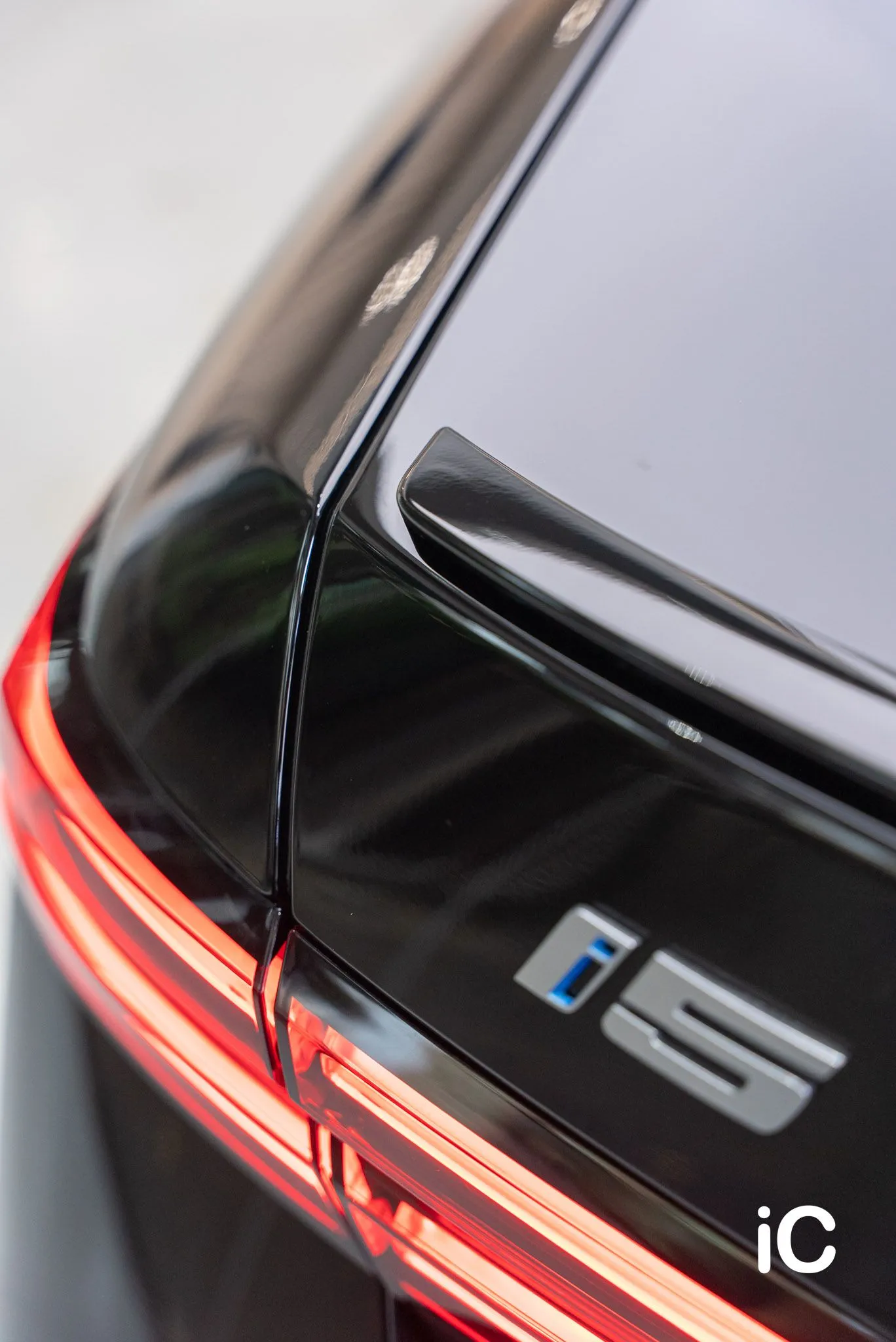 BMW i5 (M60) 轉色 PPF 施工作品