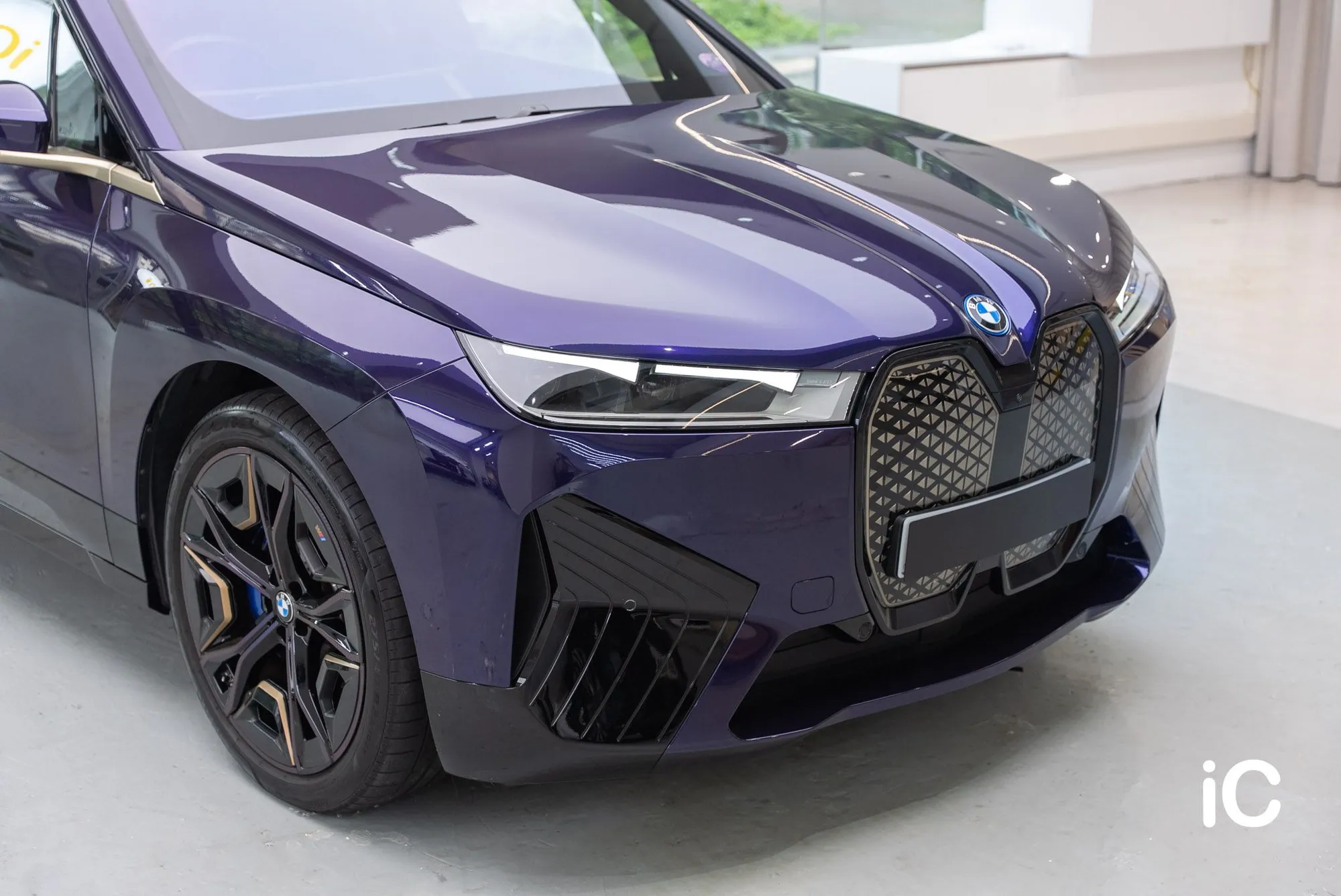 BMW iX 轉色 PPF 施工作品