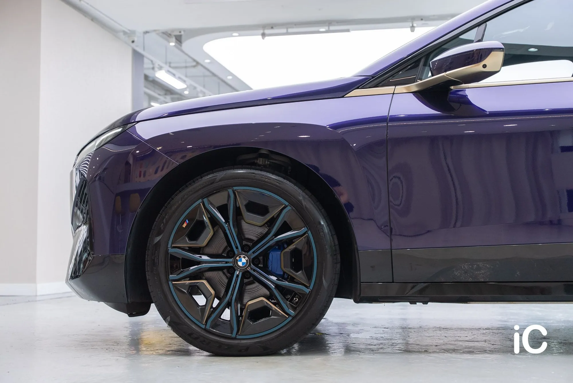 BMW iX 轉色 PPF 施工作品