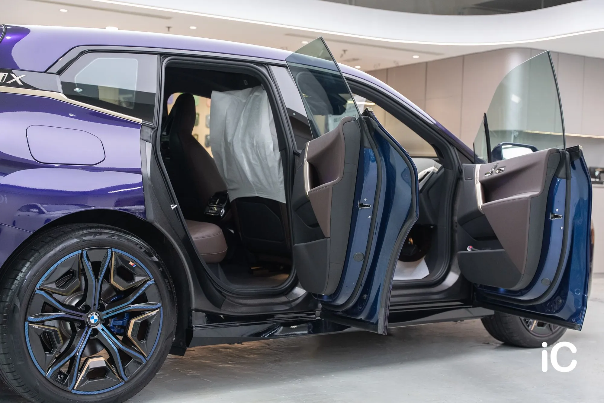 BMW iX 轉色 PPF 施工作品