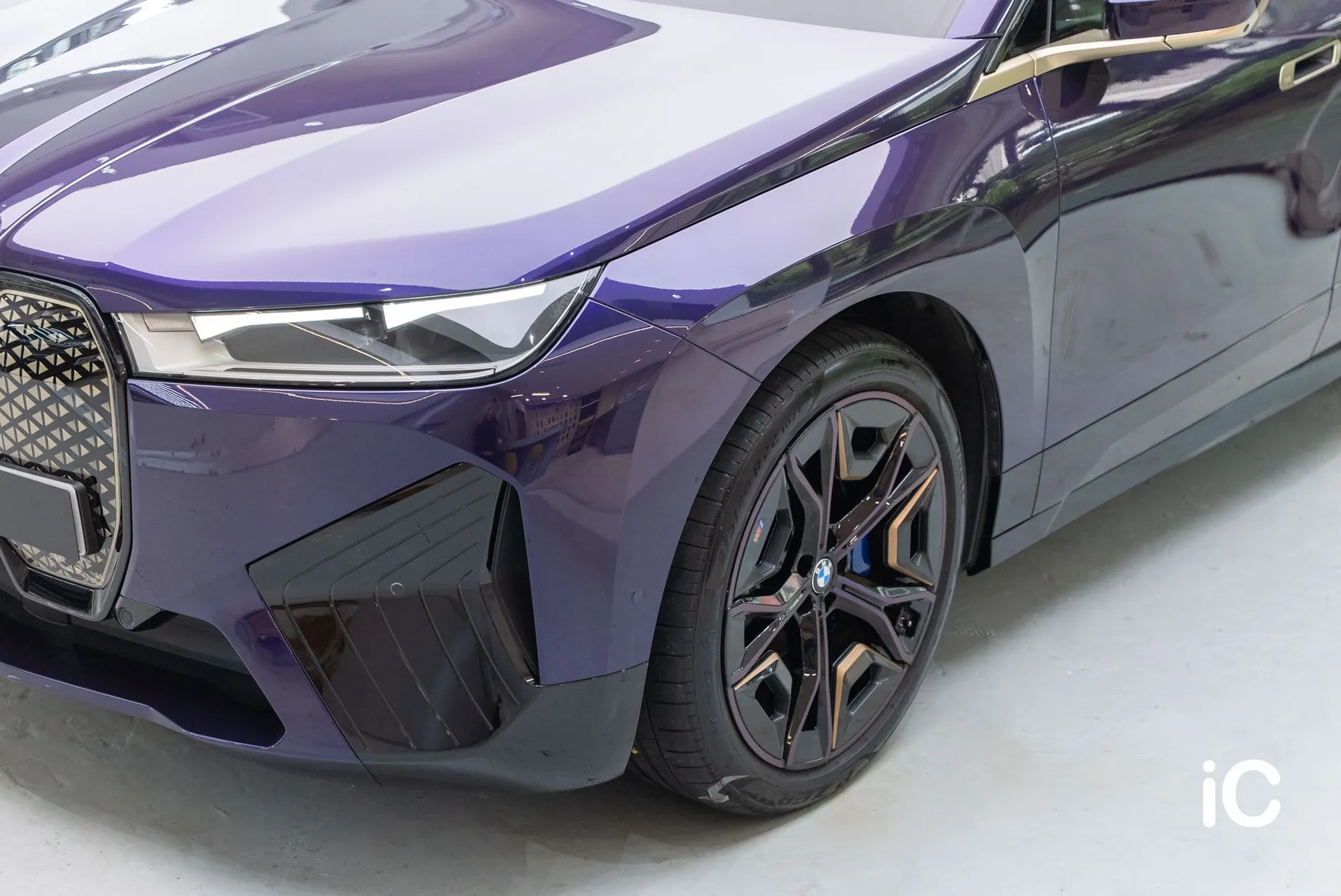 BMW iX 轉色 PPF 施工作品