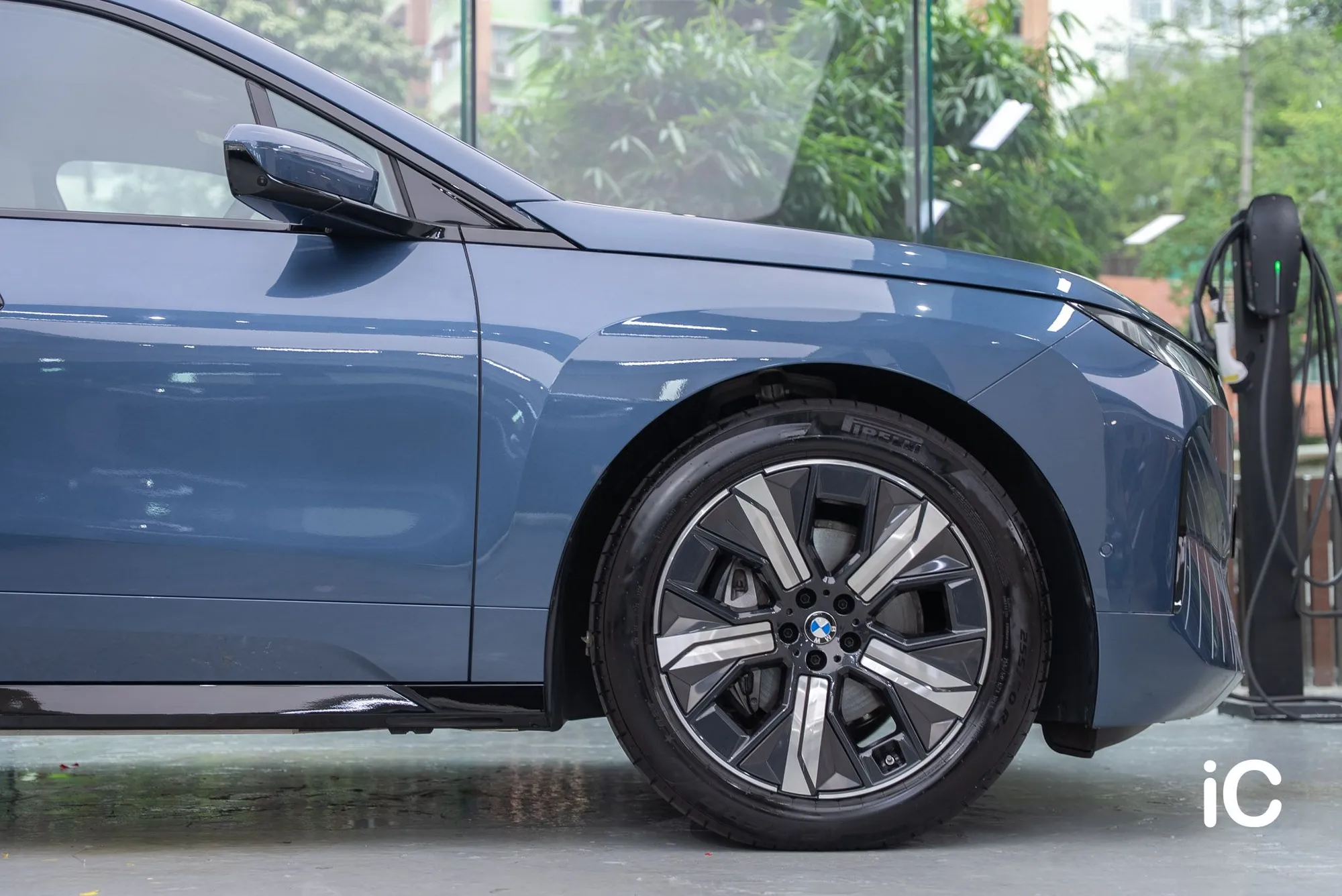 BMW iX 透明 PPF 施工作品