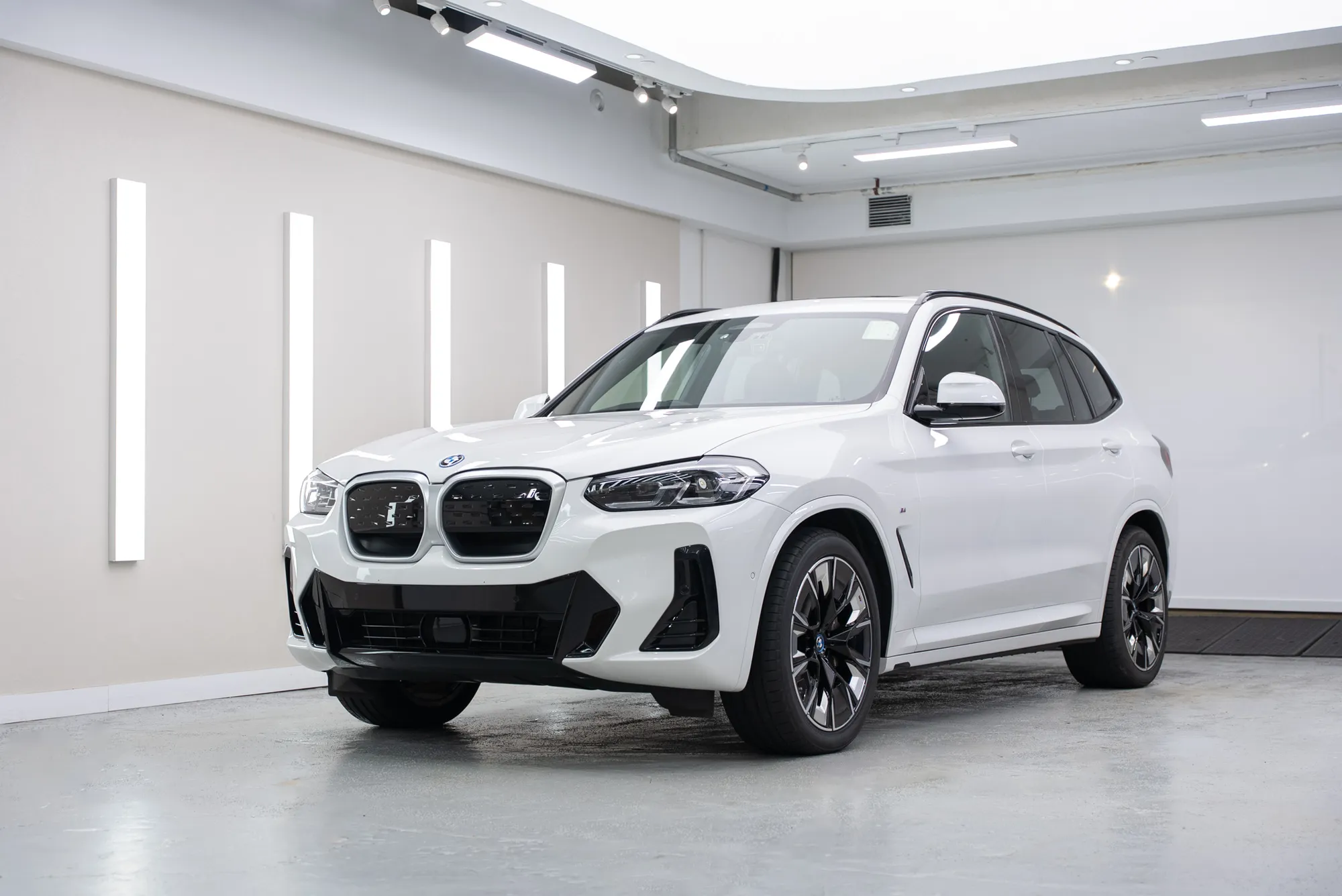 BMW iX3 (M Sport Edition) (全車撕膜案例) 鍍膜 施工作品