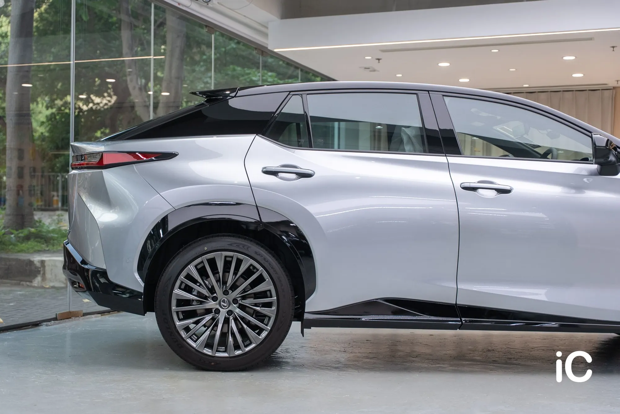 Lexus RZ 500e 透明 PPF 施工作品