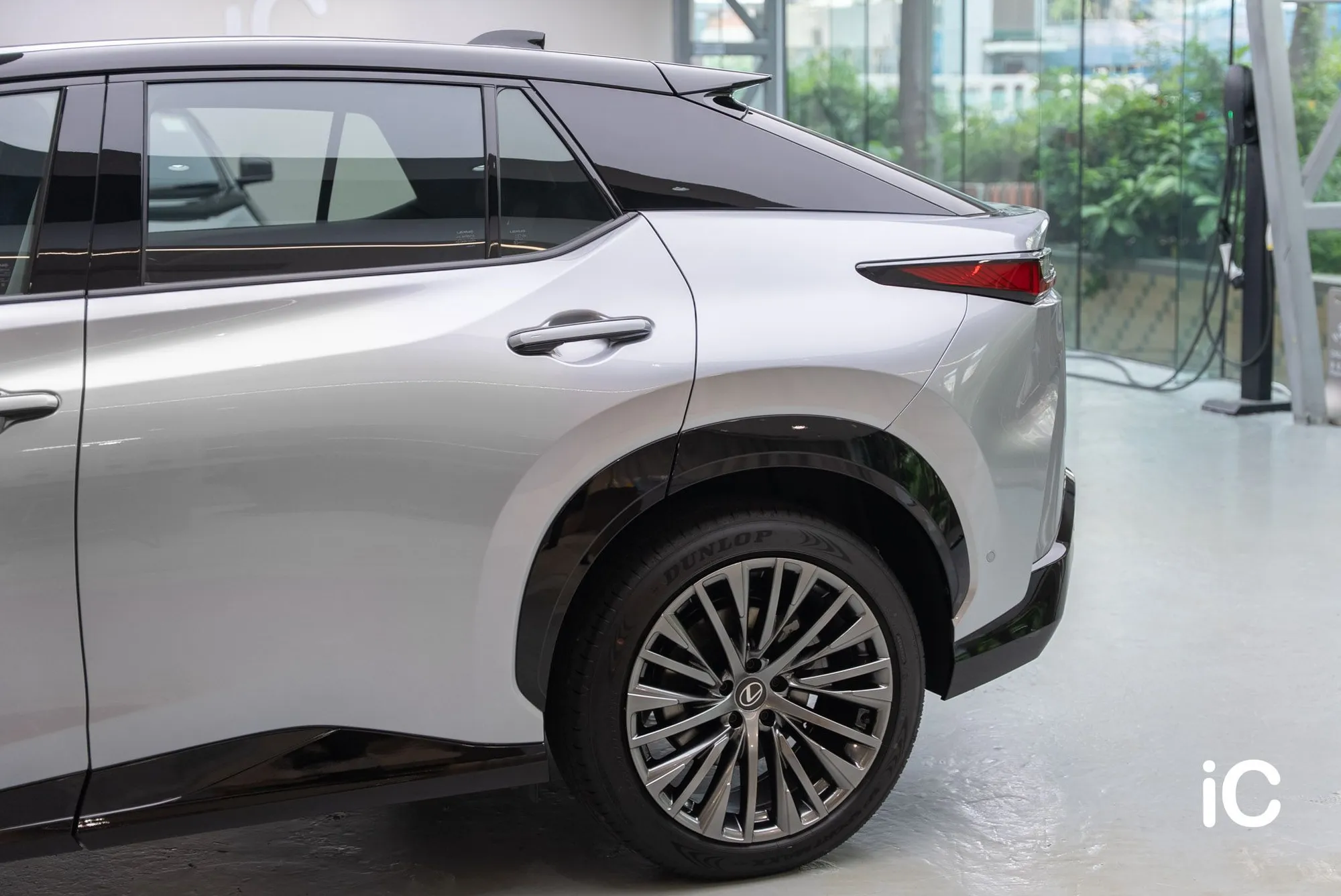 Lexus RZ 500e 透明 PPF 施工作品