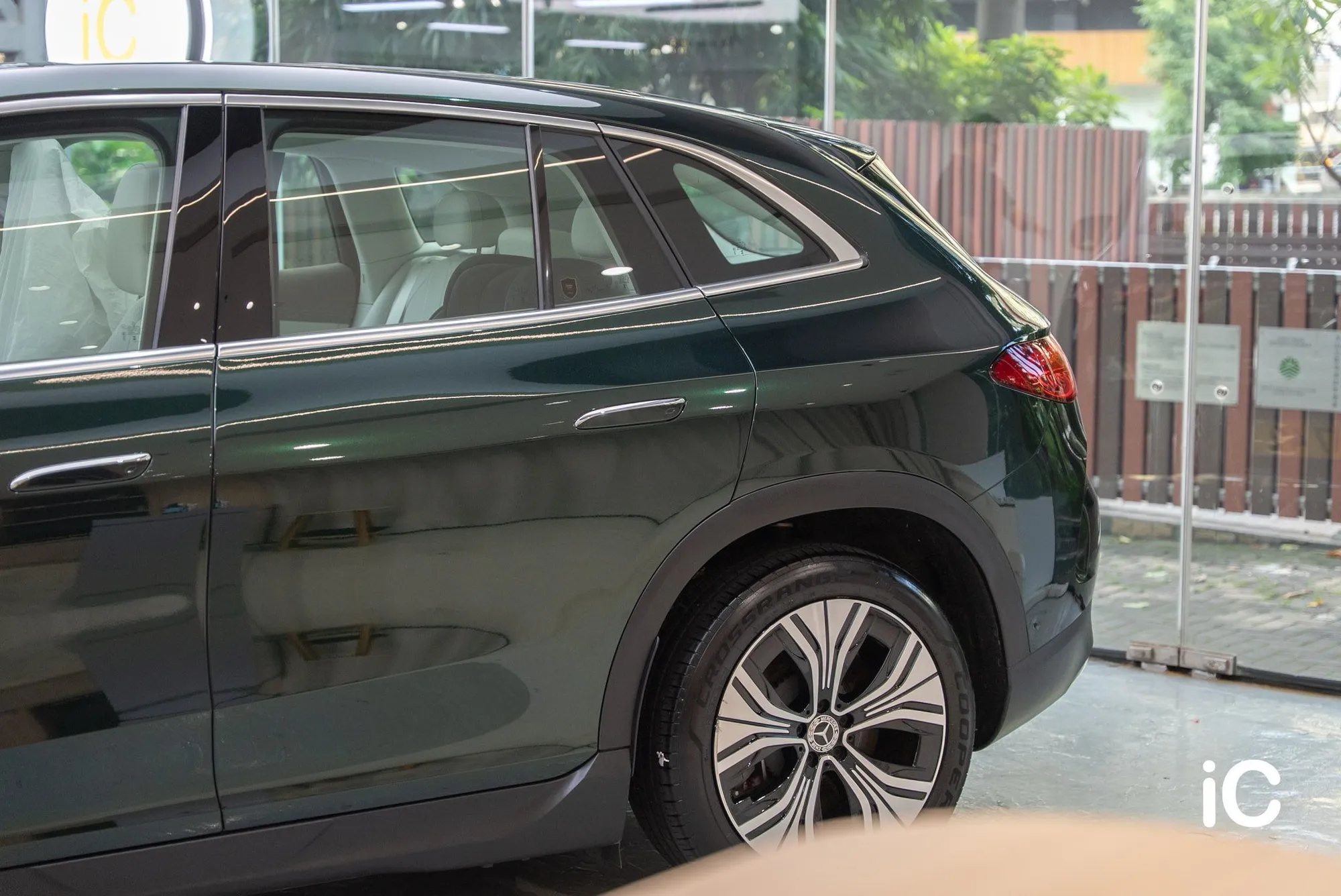 Mercedes Benz EQE SUV 轉色 PPF 施工作品